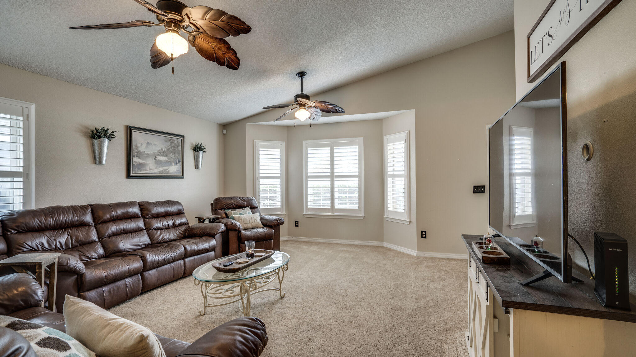 WHISPERING WOODS - Residential
