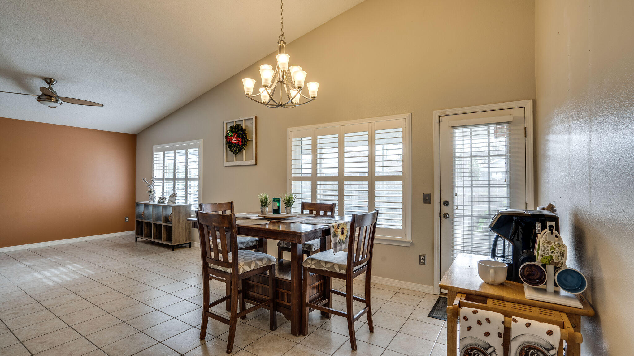 WHISPERING WOODS - Residential