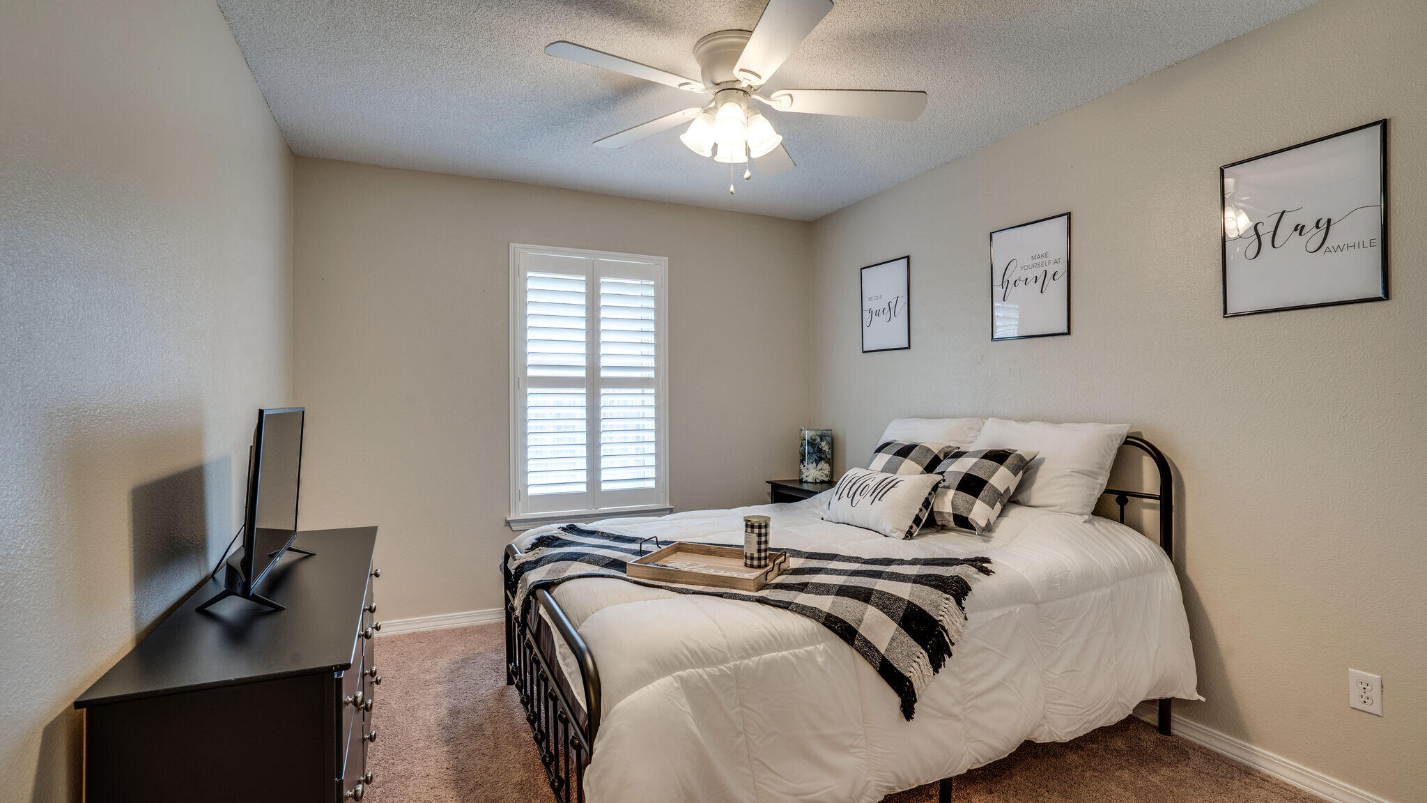 WHISPERING WOODS - Residential