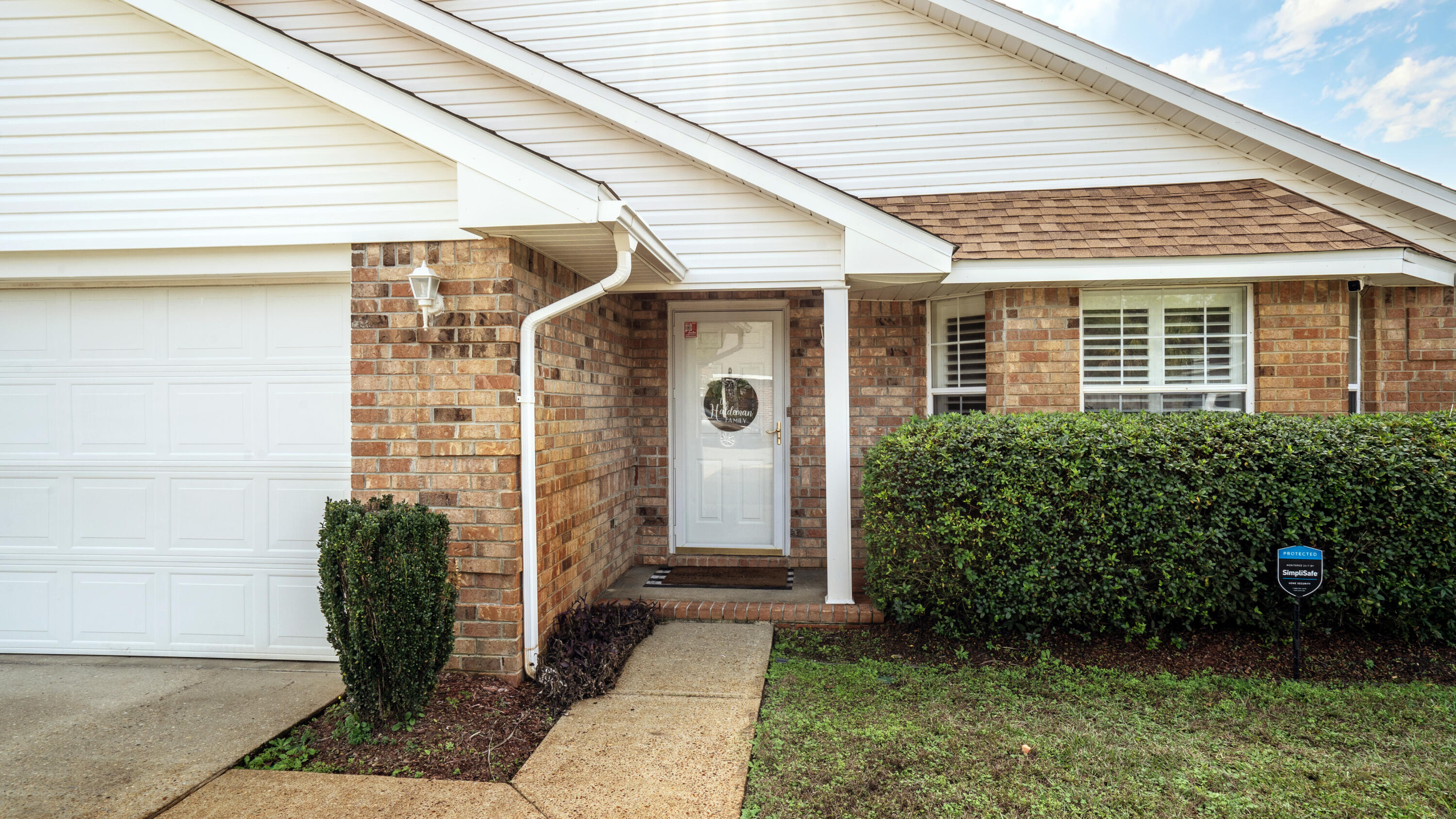 WHISPERING WOODS - Residential