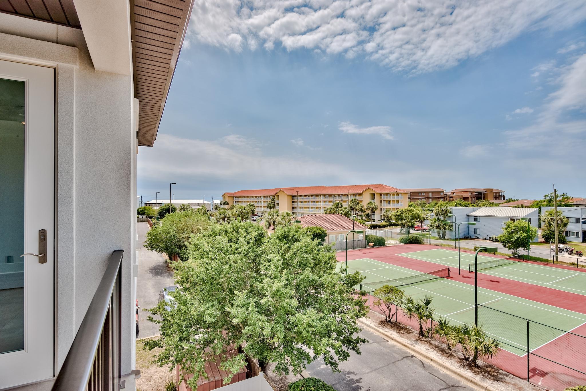 HIDDEN PALMS - Residential