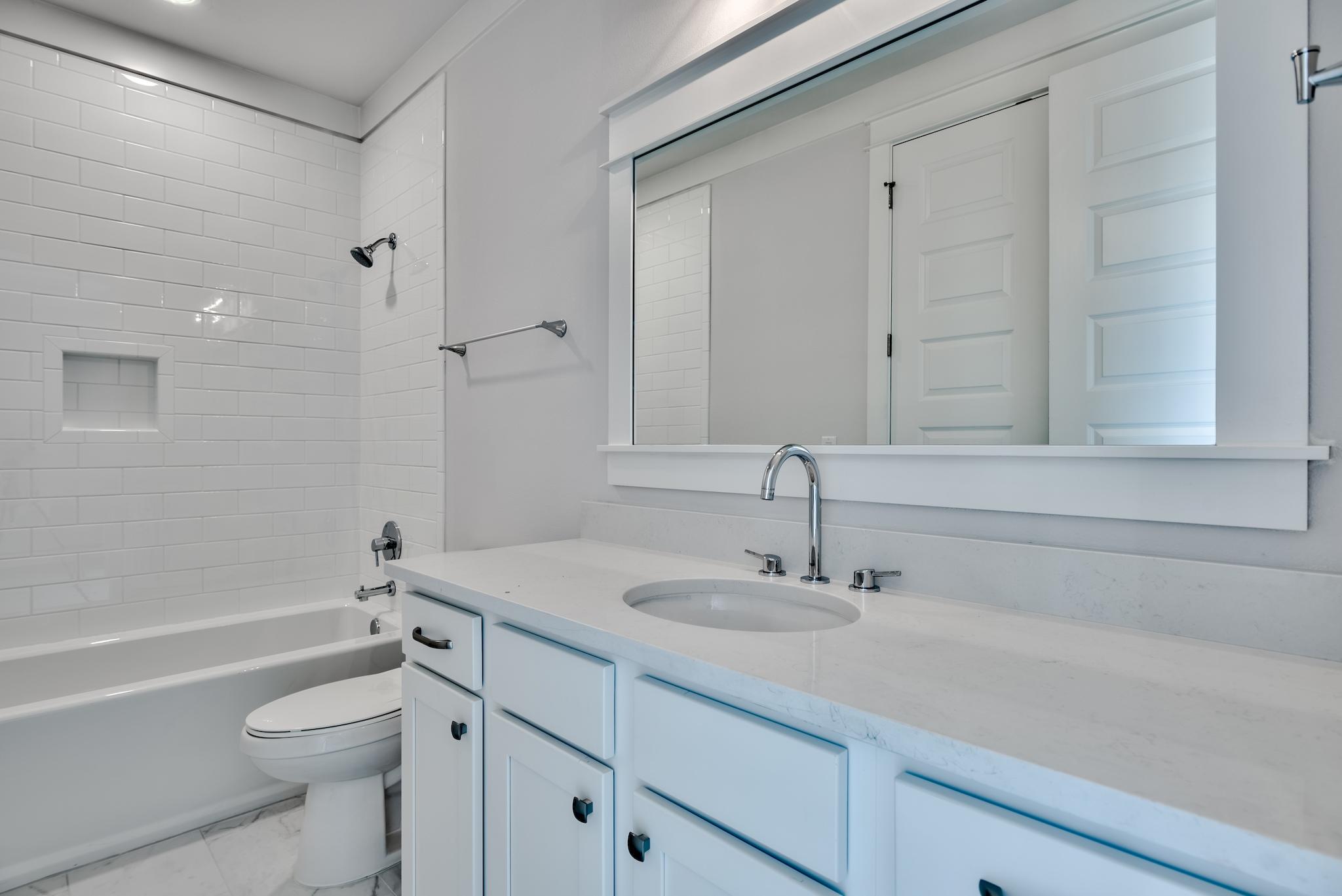 HIDDEN PALMS - Residential