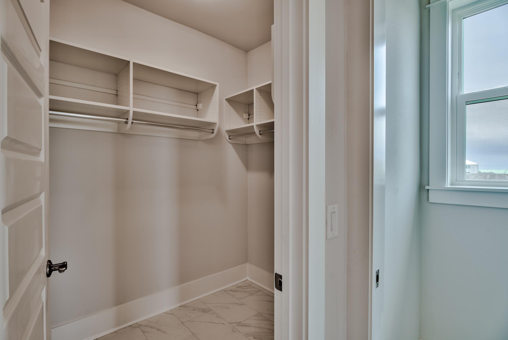 HIDDEN PALMS - Residential