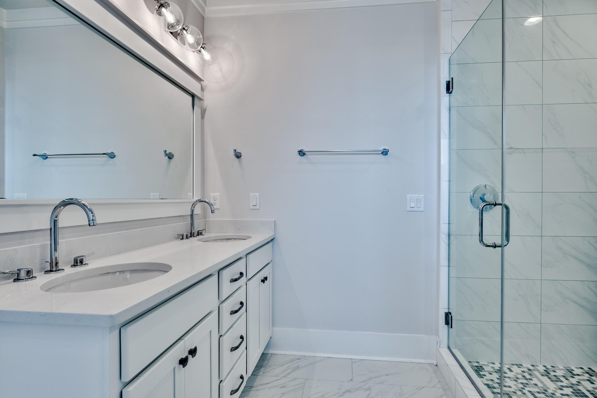 HIDDEN PALMS - Residential