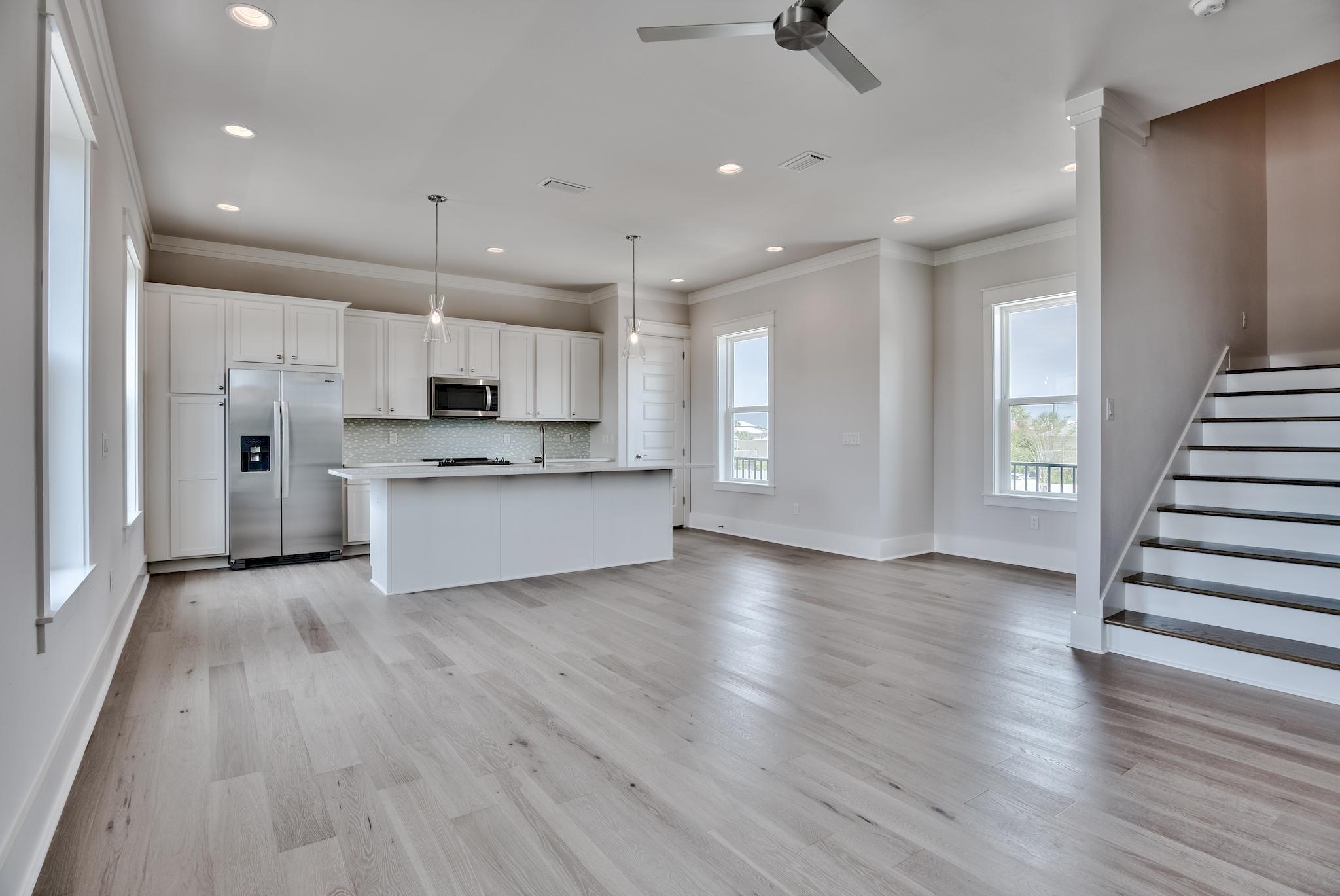 HIDDEN PALMS - Residential