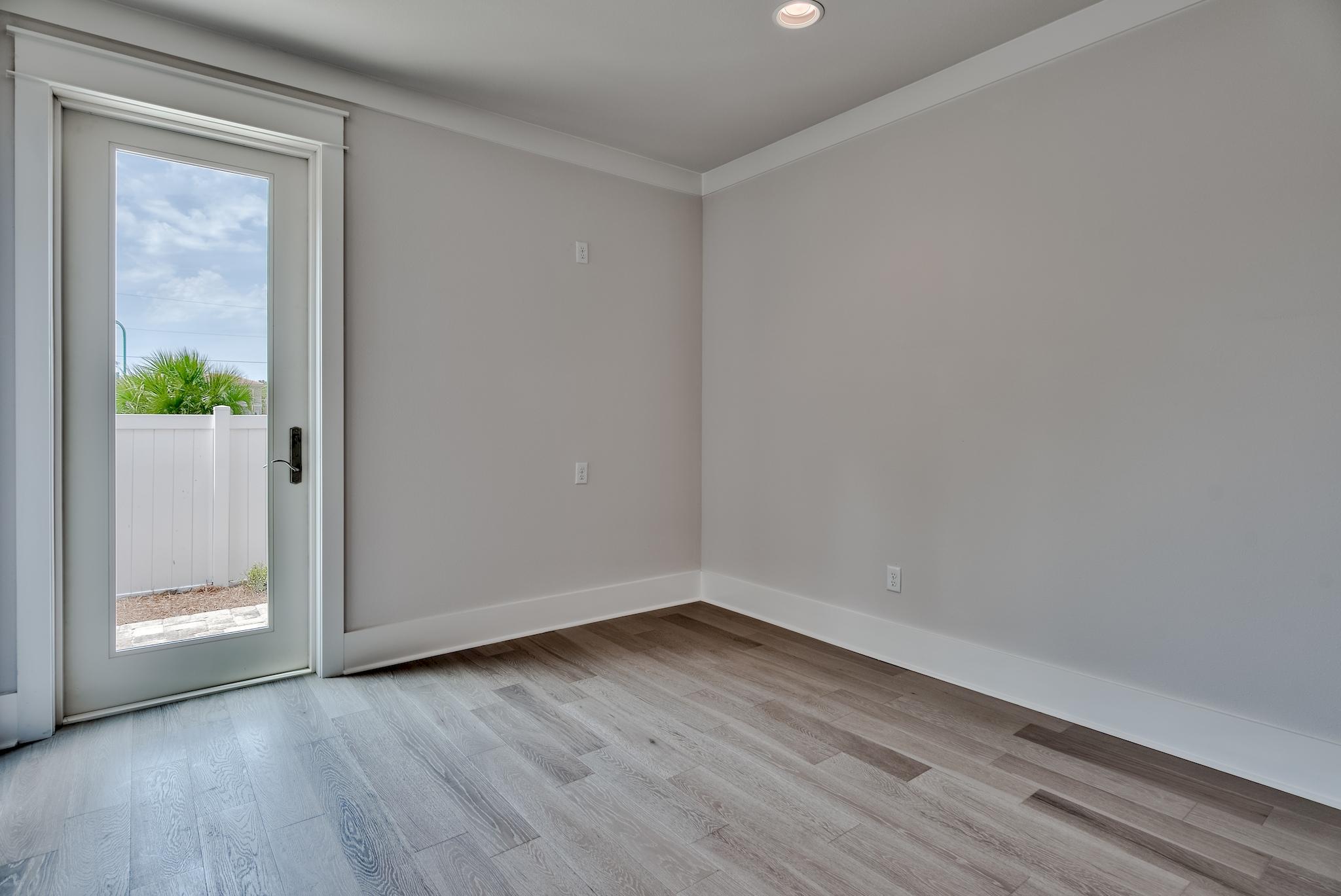 HIDDEN PALMS - Residential