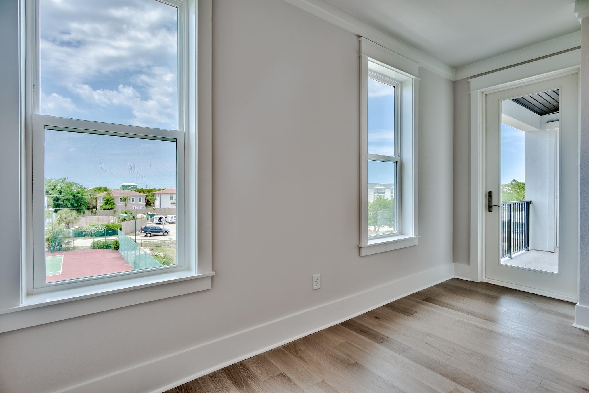 HIDDEN PALMS - Residential