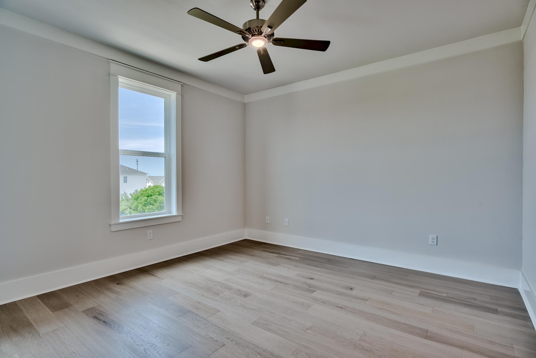 HIDDEN PALMS - Residential