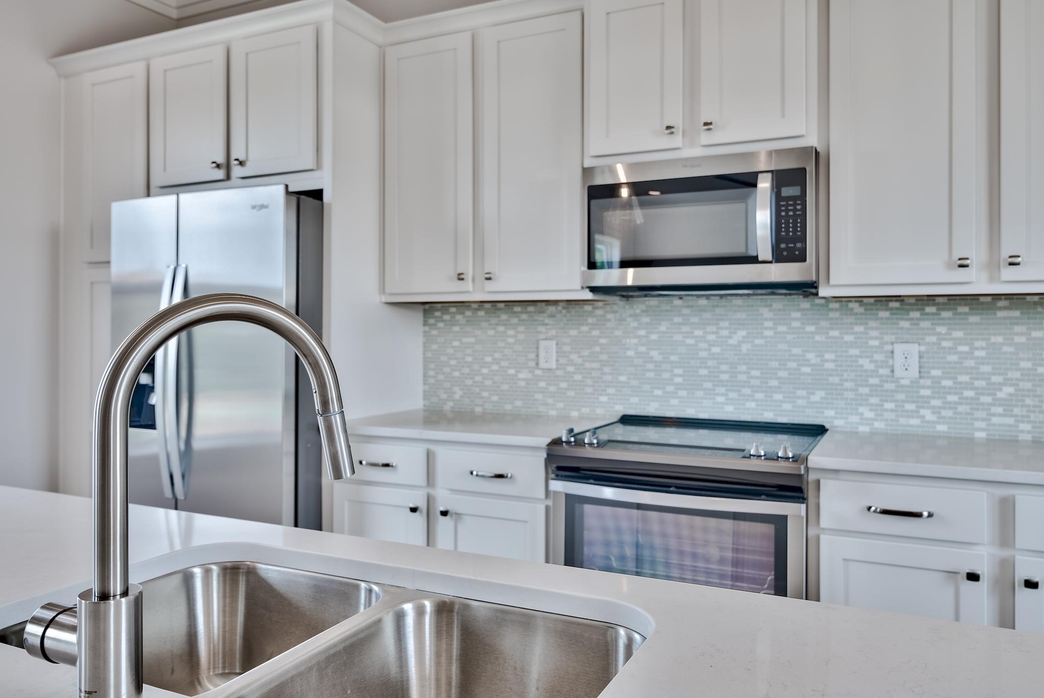 HIDDEN PALMS - Residential