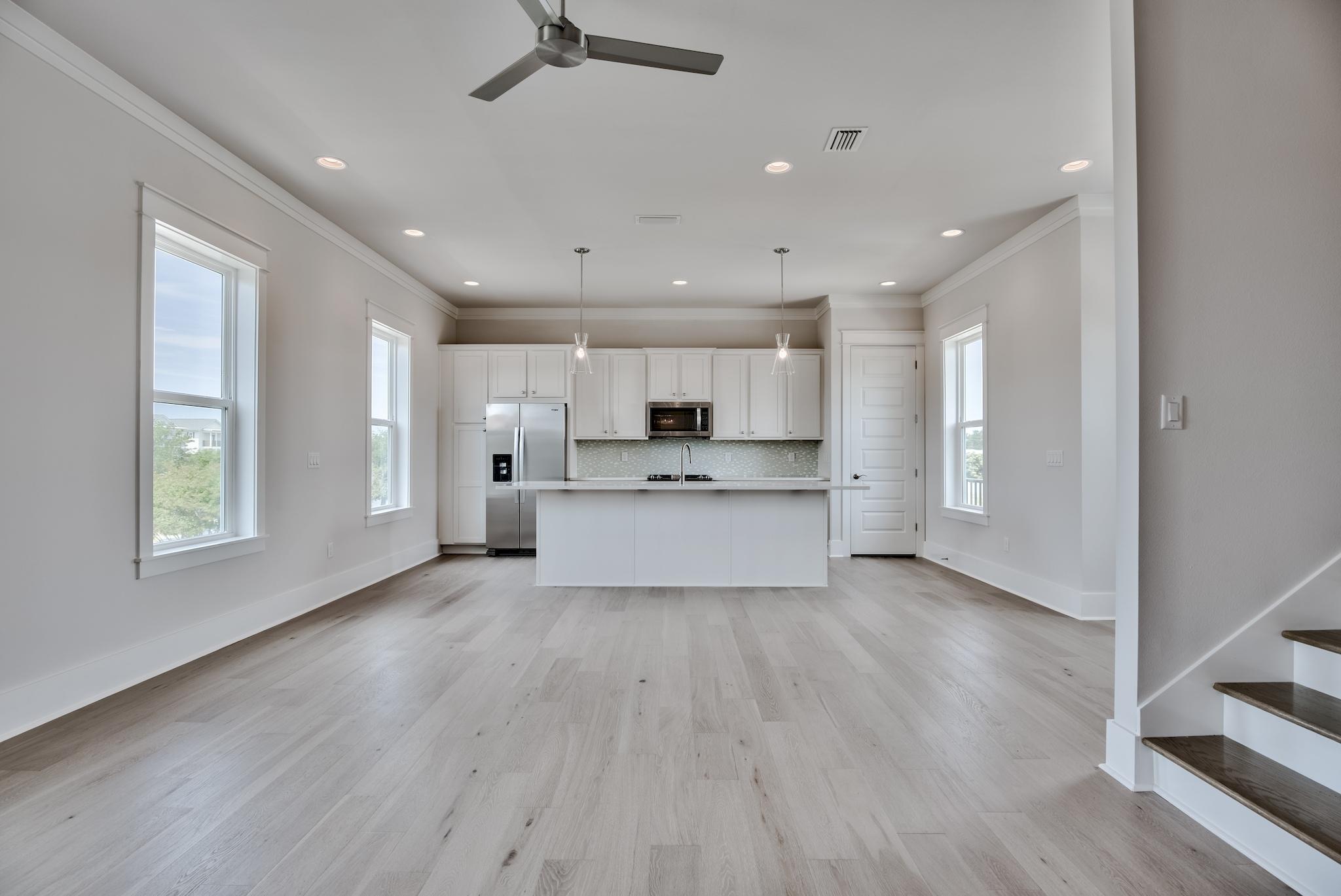 HIDDEN PALMS - Residential