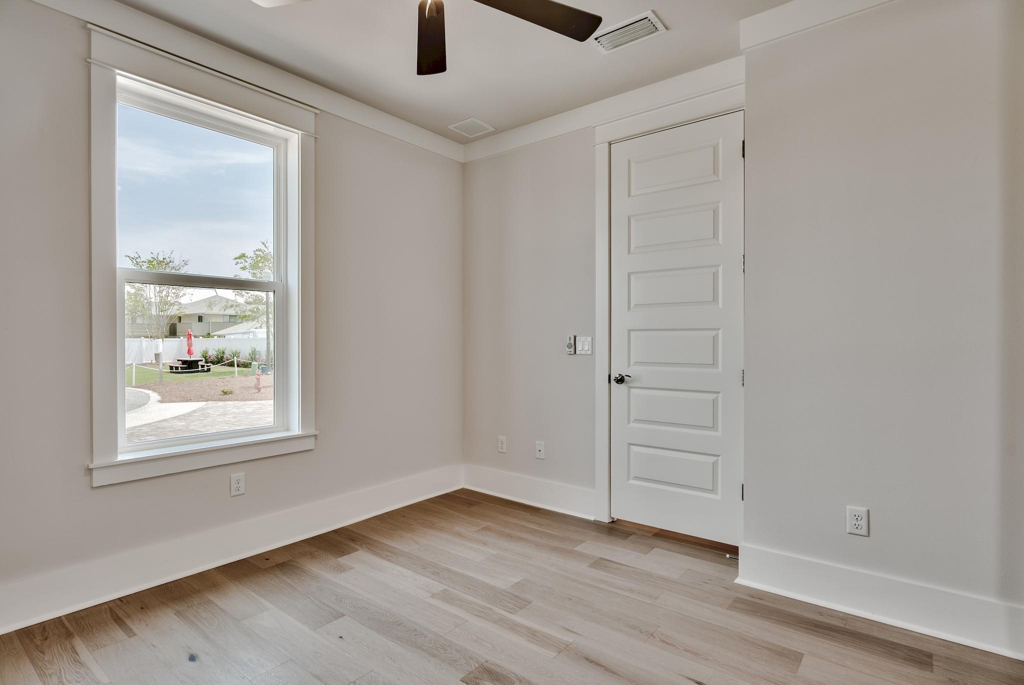 HIDDEN PALMS - Residential