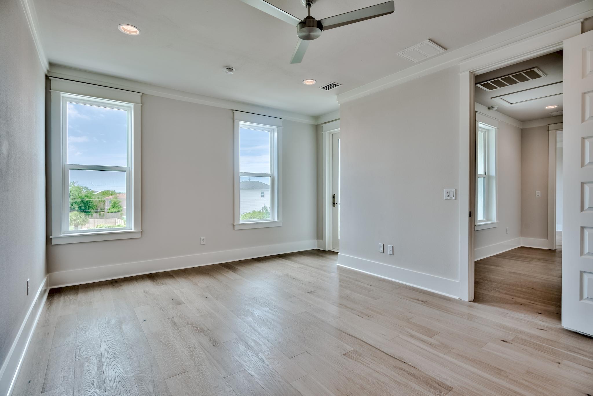 HIDDEN PALMS - Residential