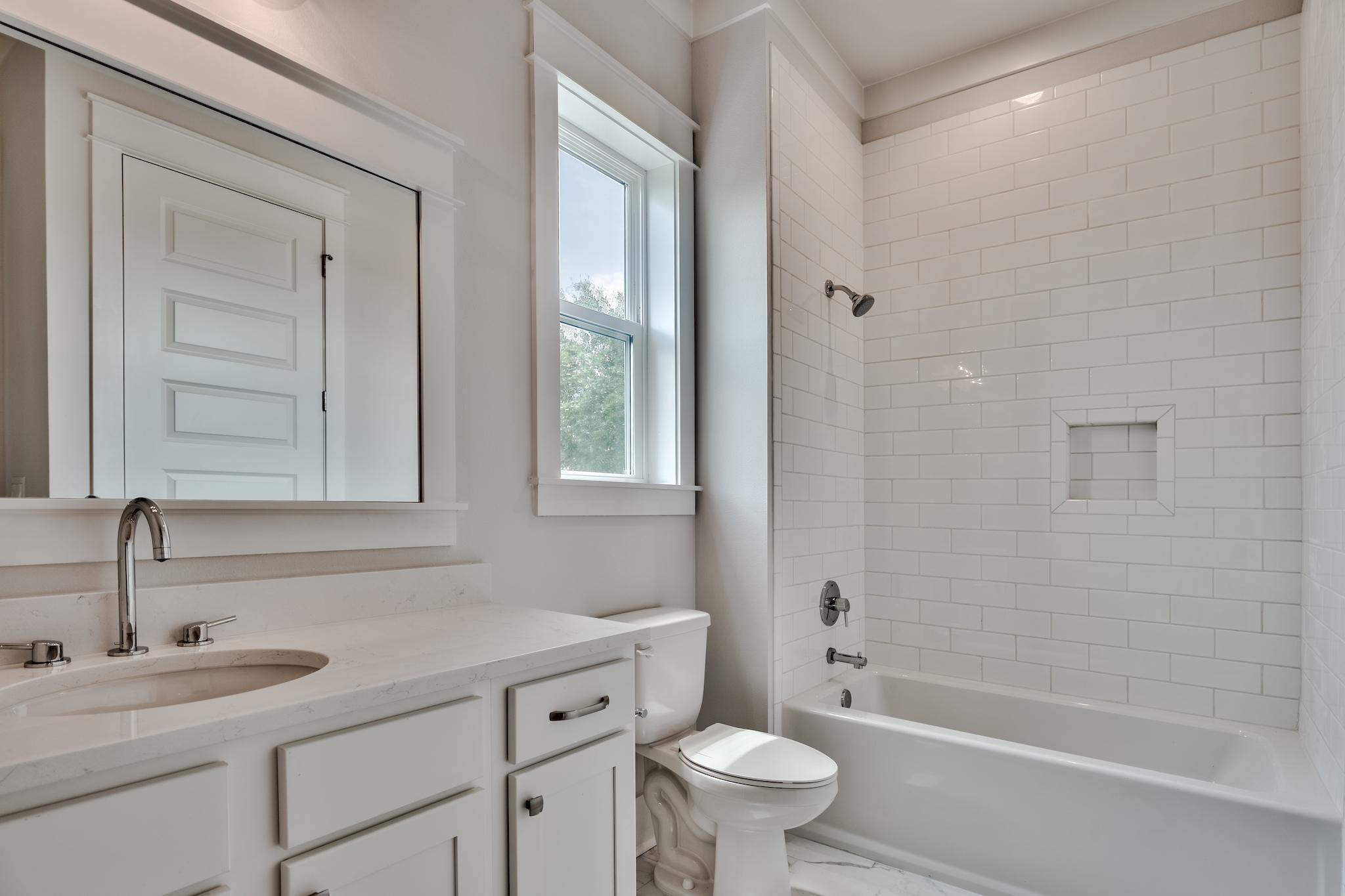 HIDDEN PALMS - Residential