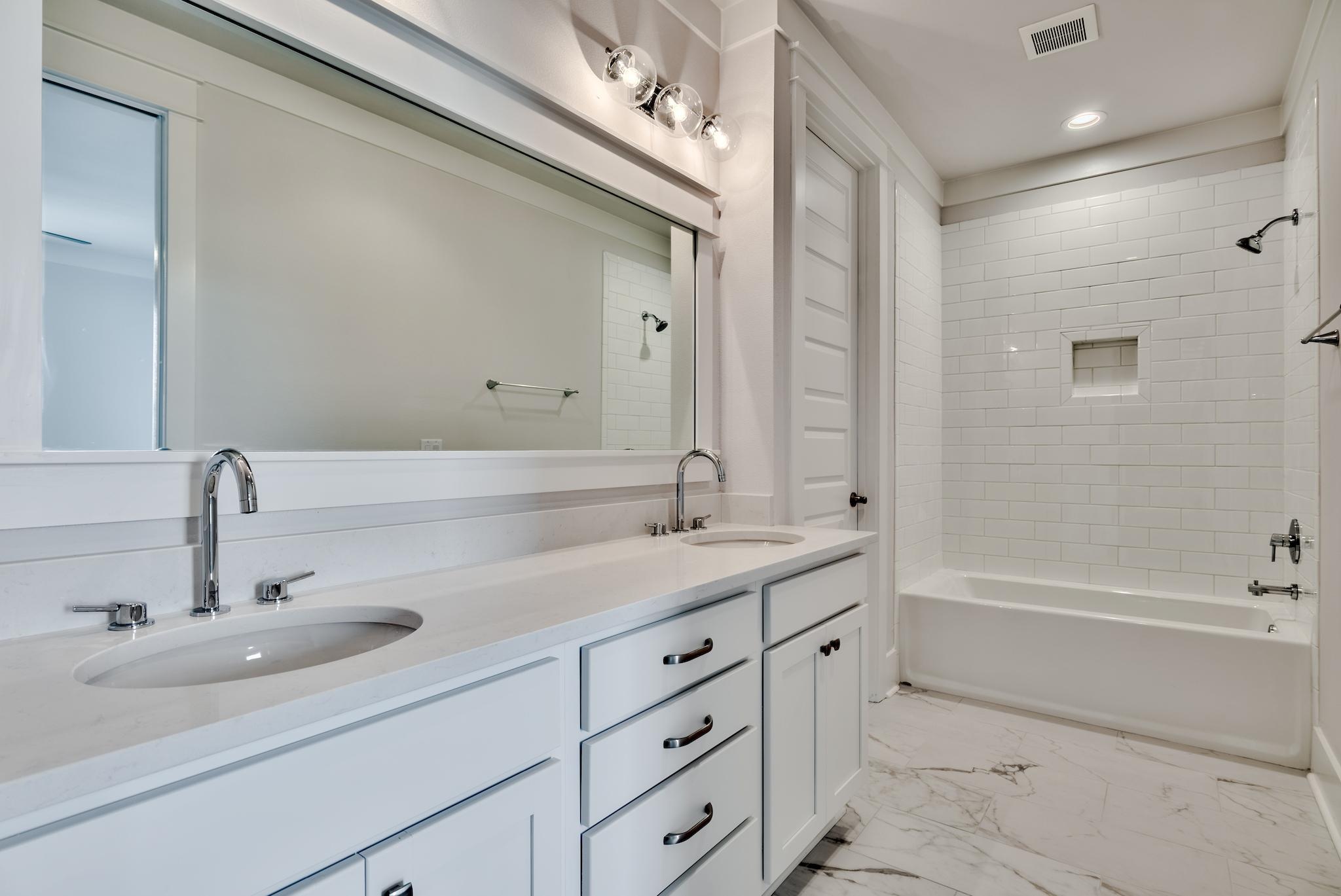 HIDDEN PALMS - Residential