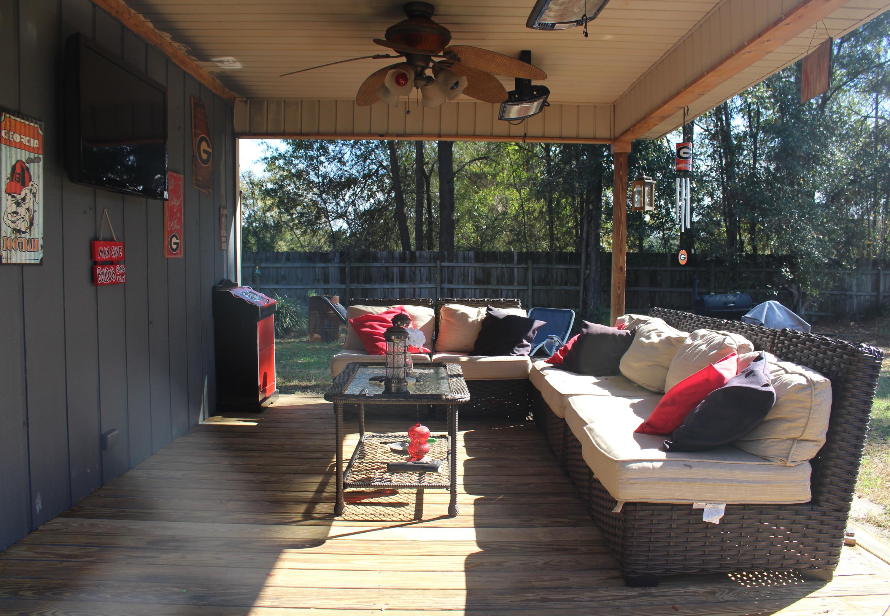 SPRING HOLLOW ESTATES S/D LOT 15 - Residential