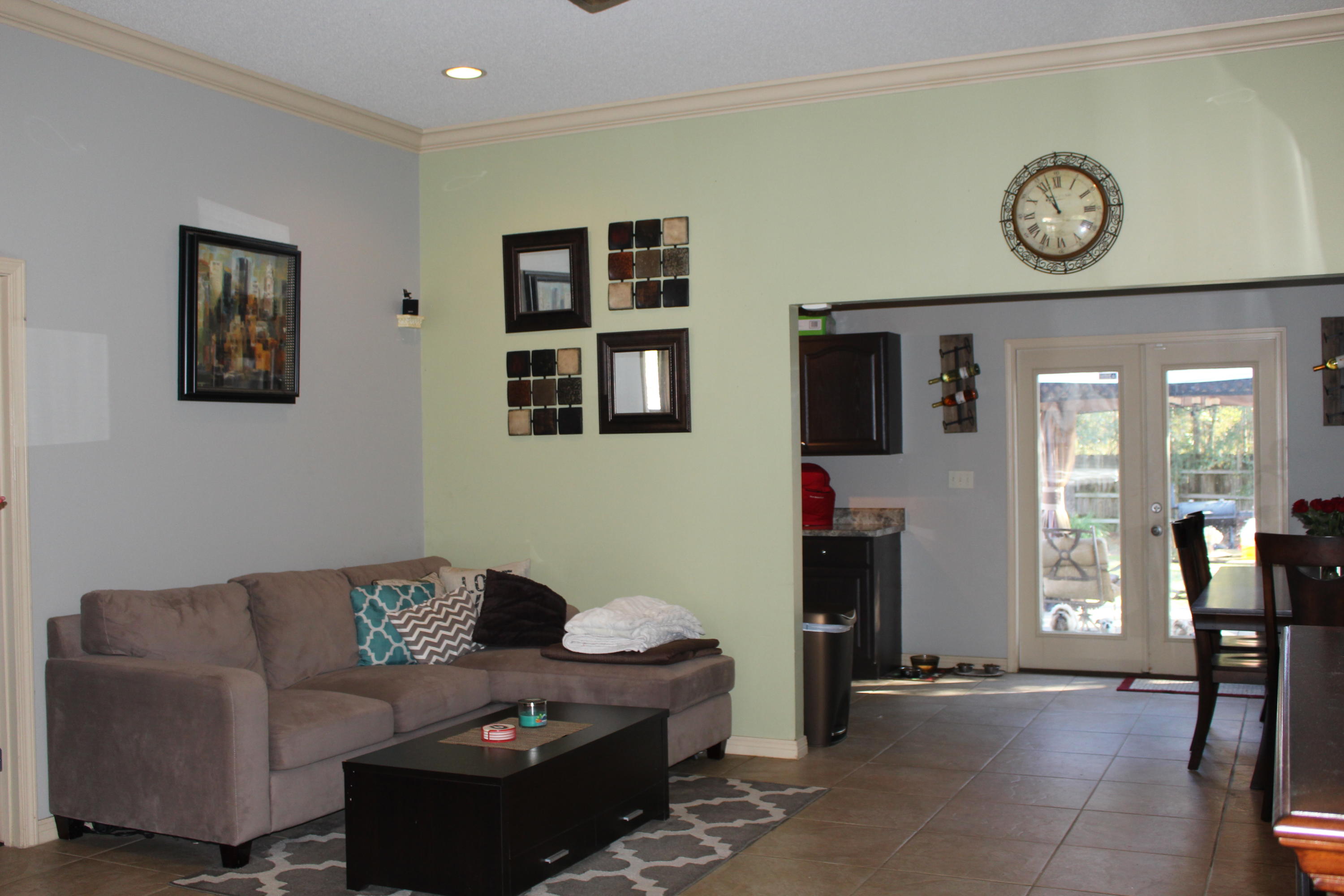 SPRING HOLLOW ESTATES S/D LOT 15 - Residential