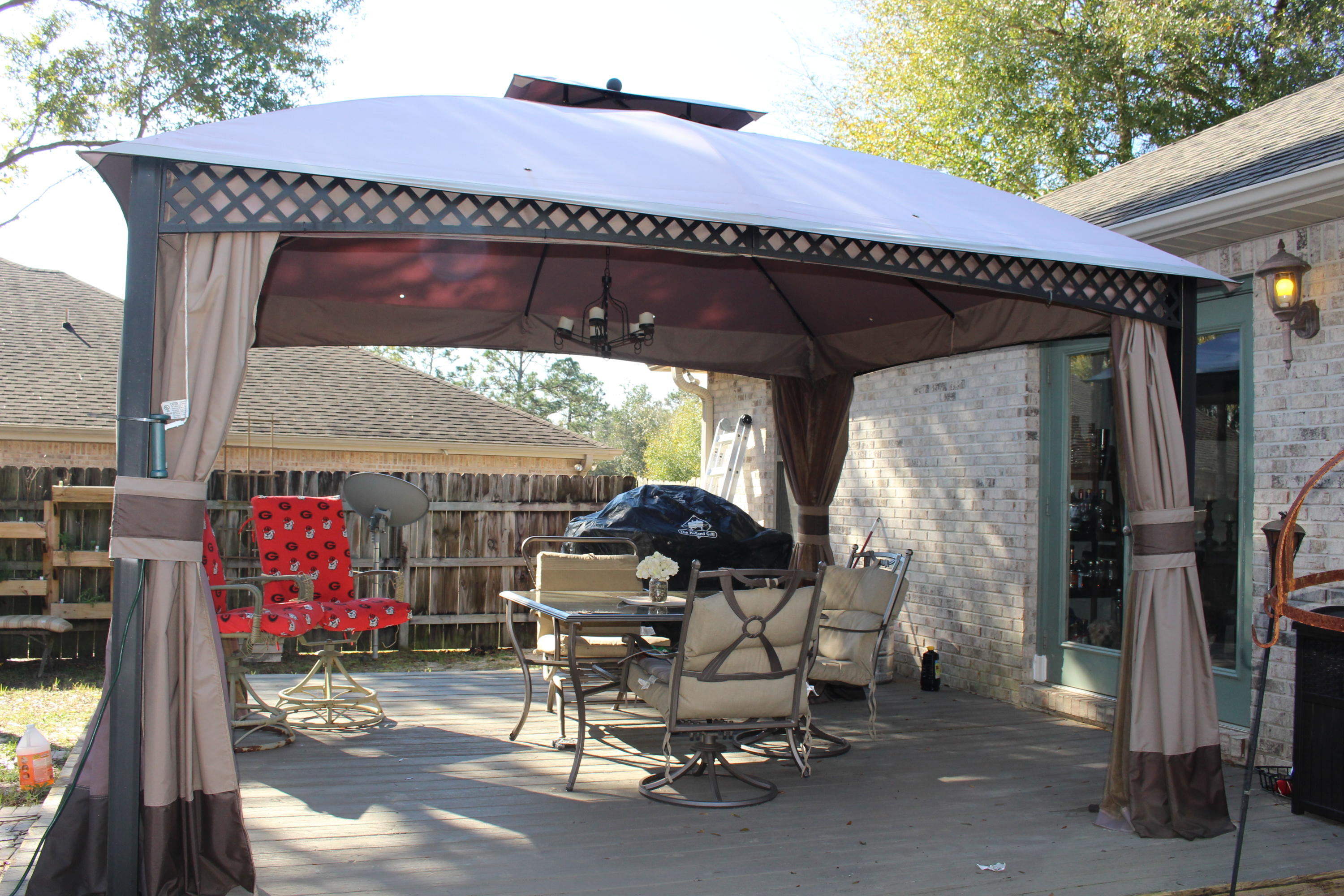 SPRING HOLLOW ESTATES S/D LOT 15 - Residential