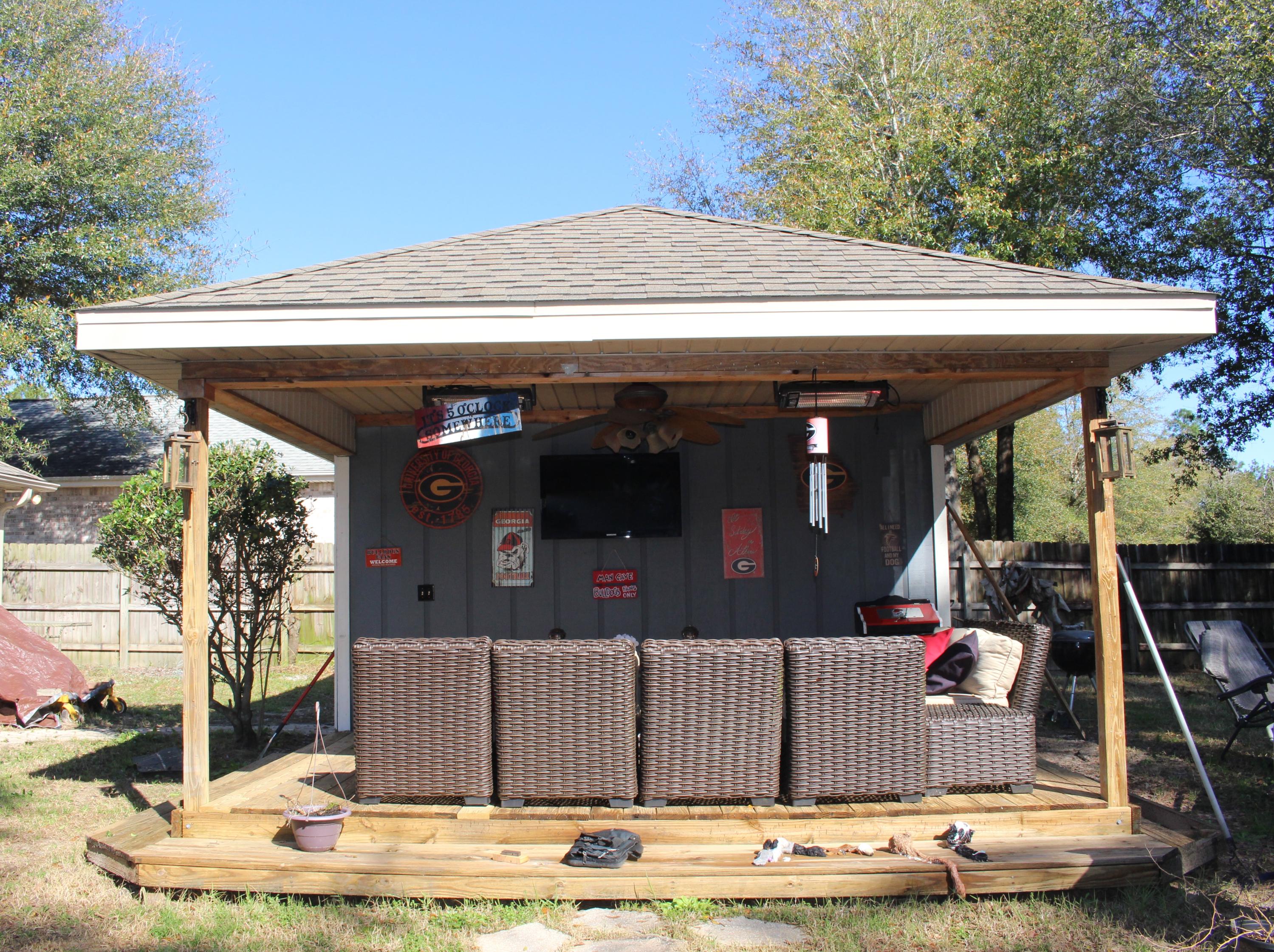 SPRING HOLLOW ESTATES S/D LOT 15 - Residential