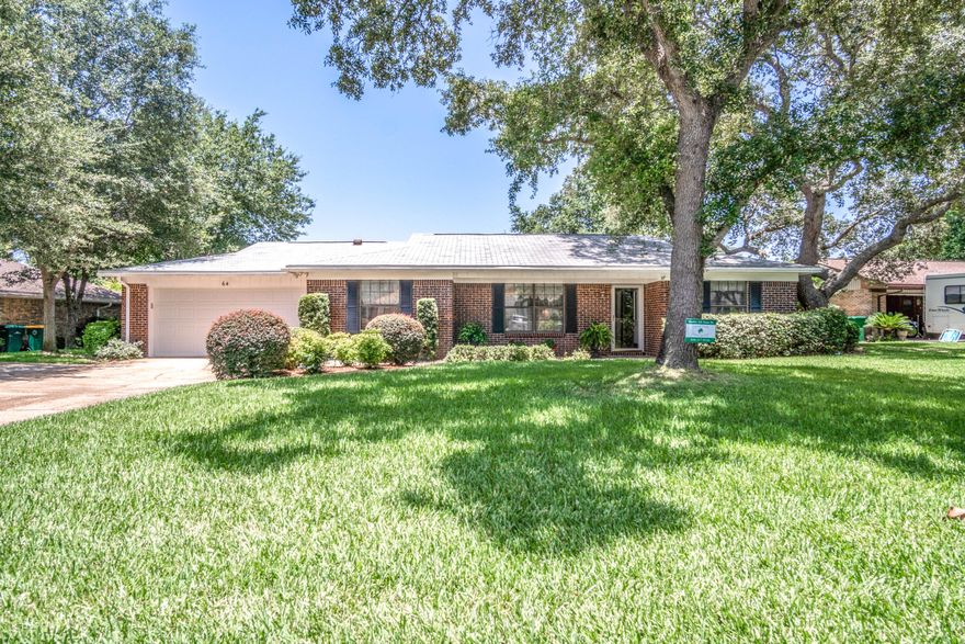 THIS BEAUTIFUL 4BR/2BA BRICK HOME IS LOCATED IN THE MUCH SOUGHT AFTER LAKE LORRAINE SUBDIVISION IN SHALIMAR. UPON ENTERING THE HOUSE YOU WILL IMMEDIATELY NOTICE ALL THE UPDATES AND UPGRADES. IT HAS A VERY OPEN FLOOR PLAN WITH PLENTY OF LIGHT. IN THE LAST FIVE YEARS THE SELLER'S HAVE MADE THE FOLLOWING UPGRADES:REPLACED THE HV/AC, SOME FLOORING,THE GARAGE DOOR,THE PRIVACY FENCE,ADDED NEW INSULATION,NEW STAINLESS STEEL KITCHEN SINK,REPLACED THE SKYLIGHTS,INSTALLED A CINTRICON SYSTEM BY TERMINIX, AND PAINTED THE ENTIRE INTERIOR. THE BACKYARD HAS A LARGE BEAUTIFUL GUNITE POOL AND IS BEAUTIFULLY LANDSCAPED. IT IS AN ENTERTAINING OASIS. THE SELLER'S LOVE THIS HOUSE SO MUCH THEY HAVE ACTUALLY PURCHASED IT TWICE. PLEASE CALL JULIA TO SCHEDULE YOUR APPOINTMENT TO PREVIEW THIS HOME TODAY