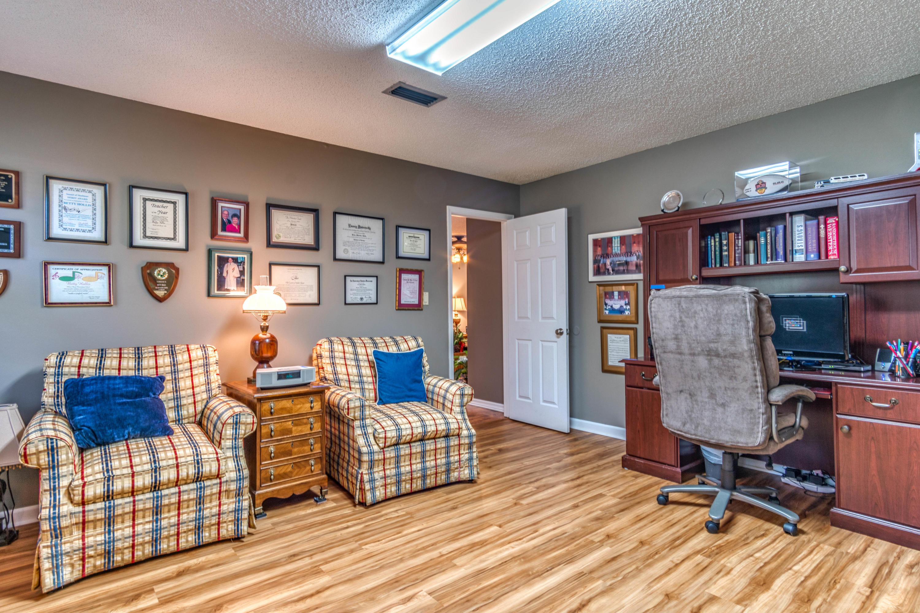 LAKE LORRAINE ESTATES 3 - Residential