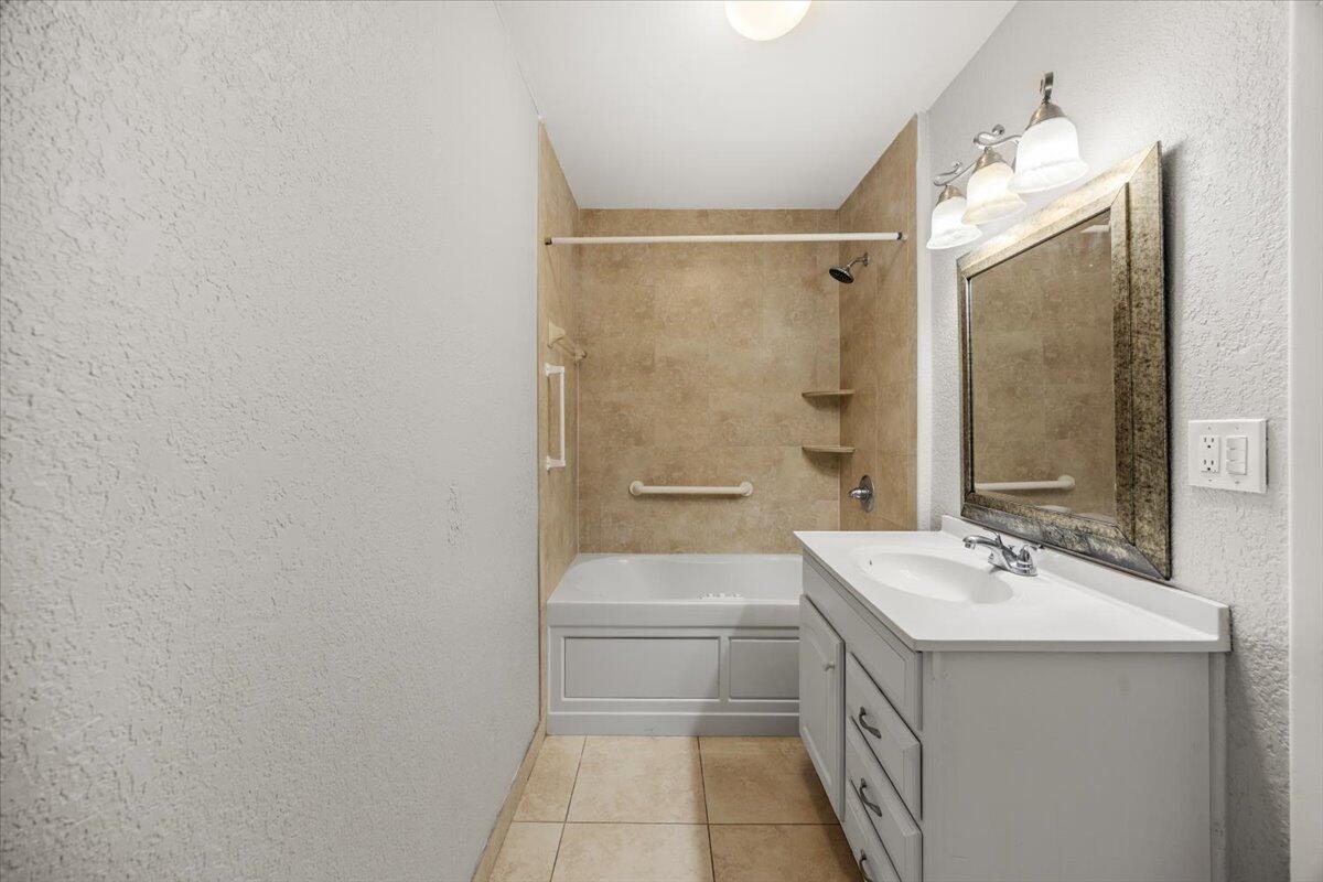 OAKLAND HEIGHTS Lot 28 blk 5 - Residential