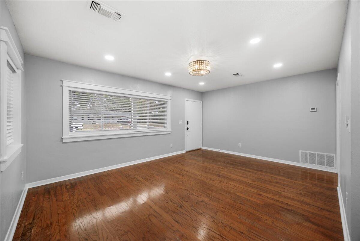 OAKLAND HEIGHTS Lot 28 blk 5 - Residential