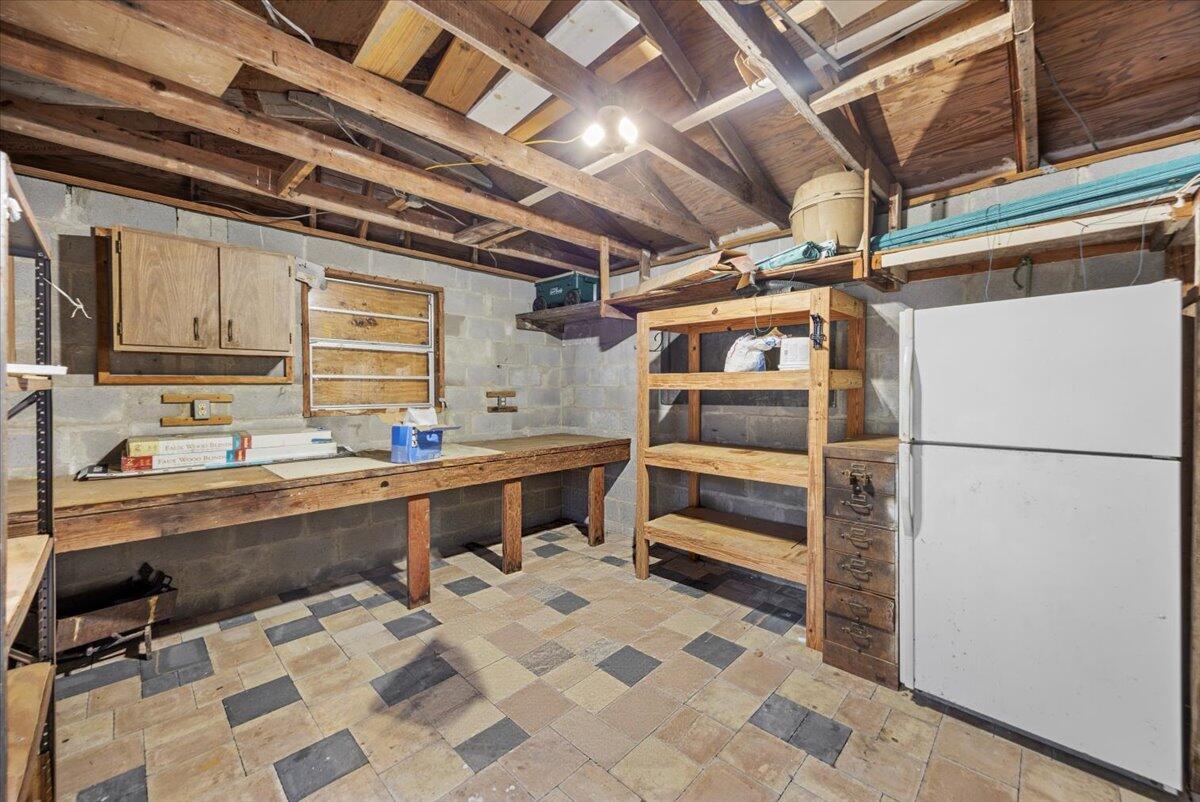 OAKLAND HEIGHTS Lot 28 blk 5 - Residential