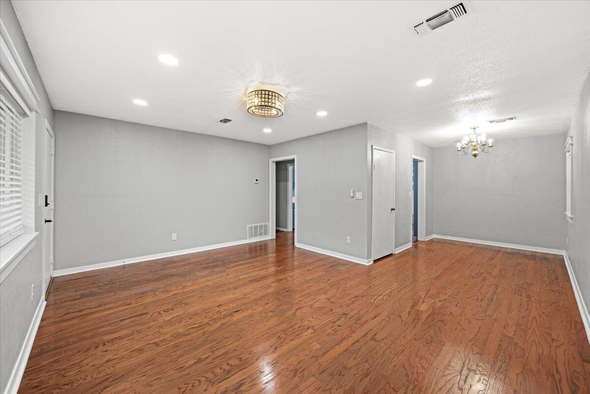 OAKLAND HEIGHTS Lot 28 blk 5 - Residential