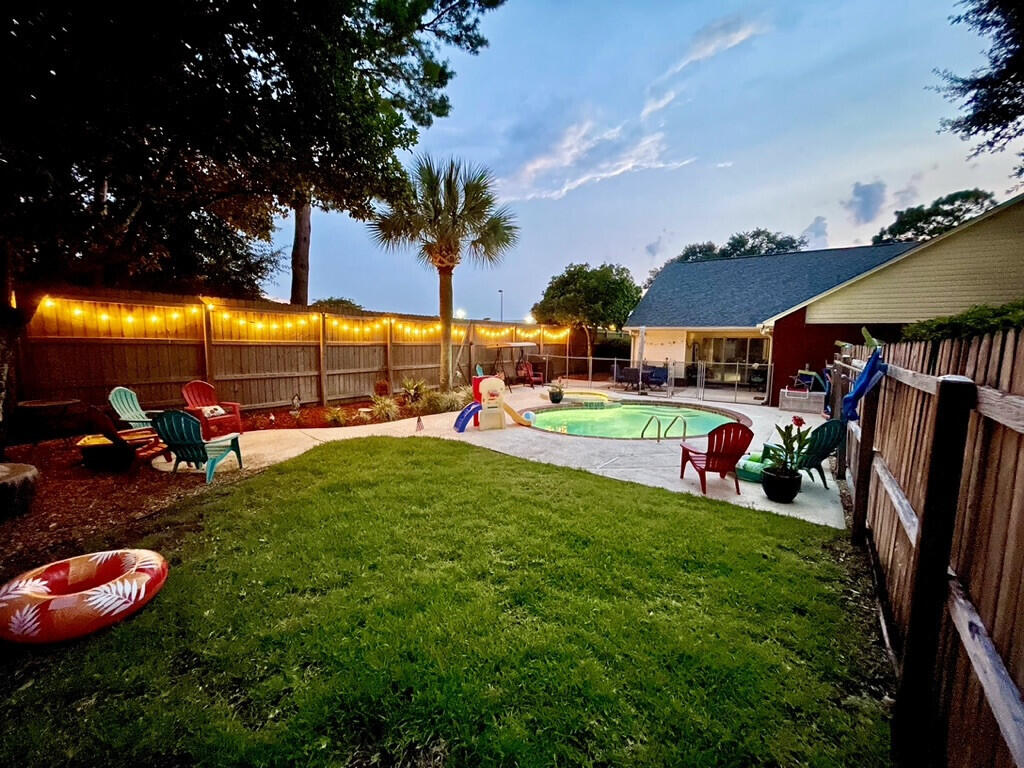 PARKWOOD COURT AT BLUEWATER BAY - Residential