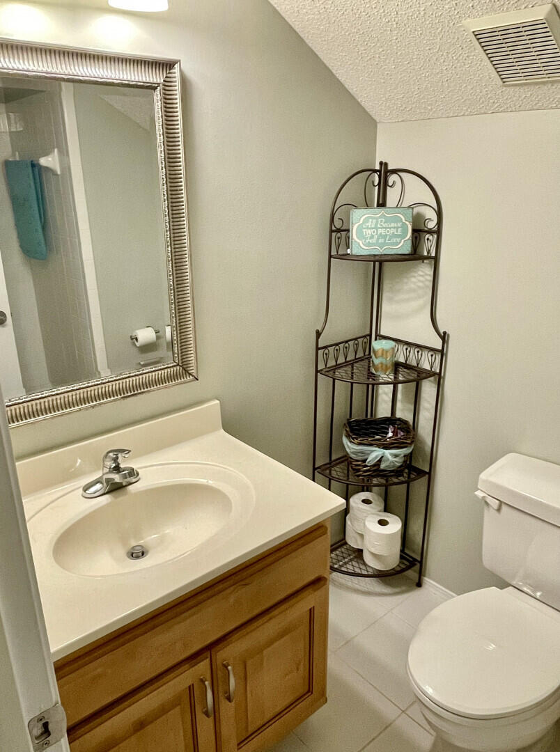 PARKWOOD COURT AT BLUEWATER BAY - Residential