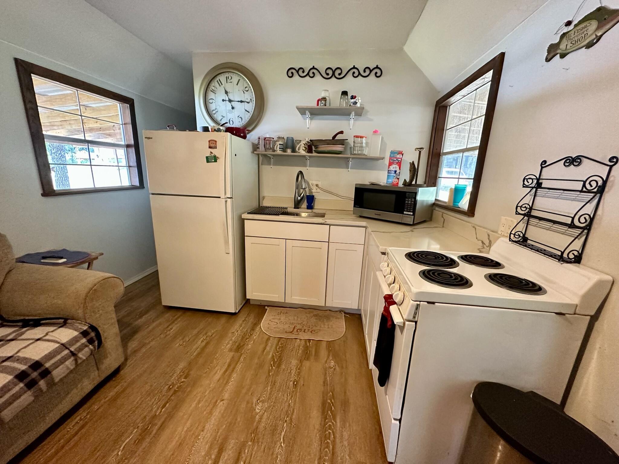 KING ESTATES - Residential Lease