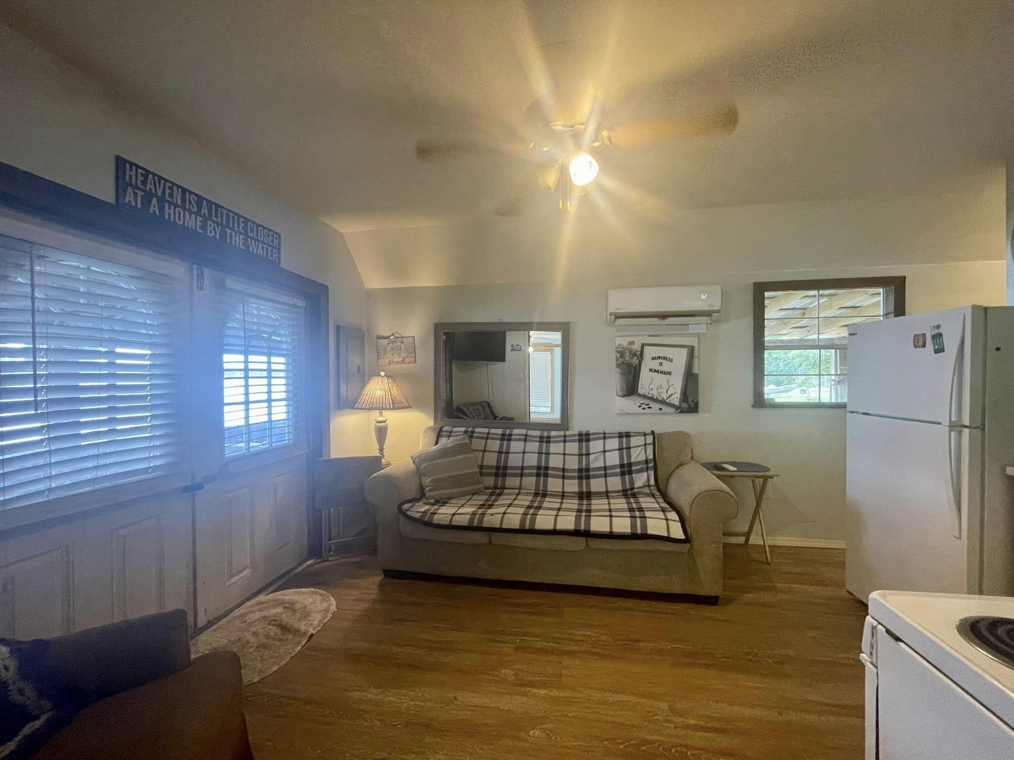 KING ESTATES - Residential Lease