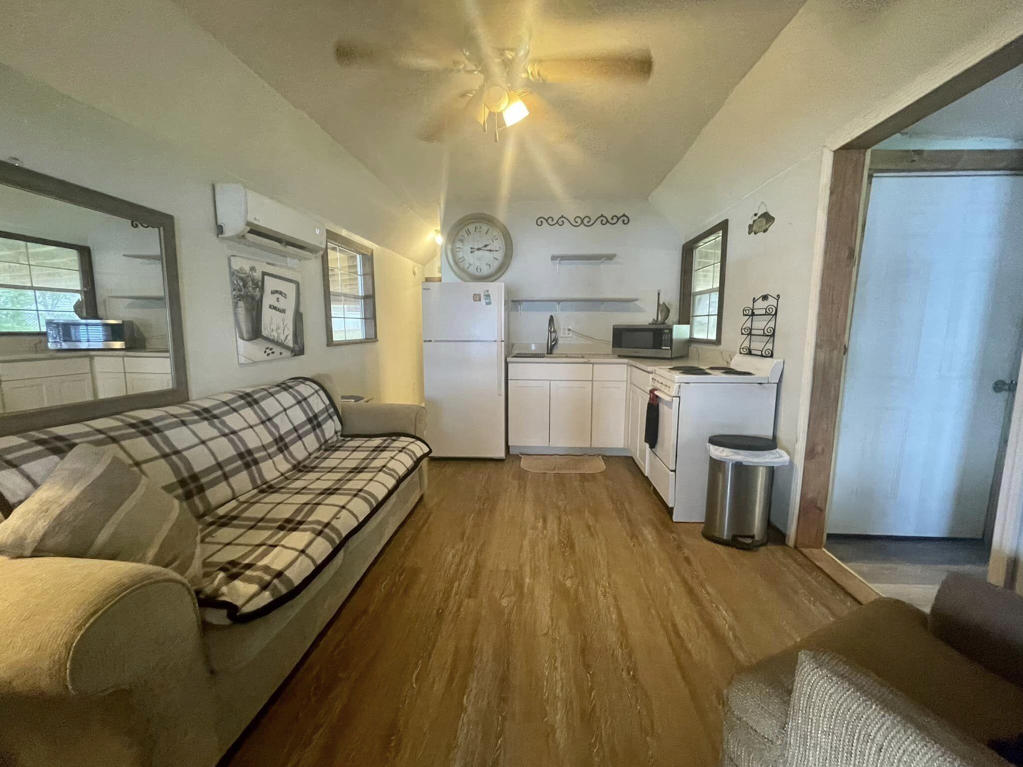 KING ESTATES - Residential Lease