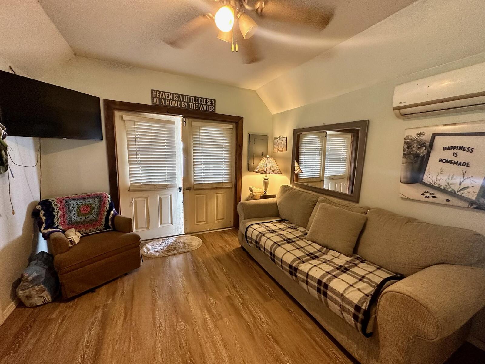 KING ESTATES - Residential Lease