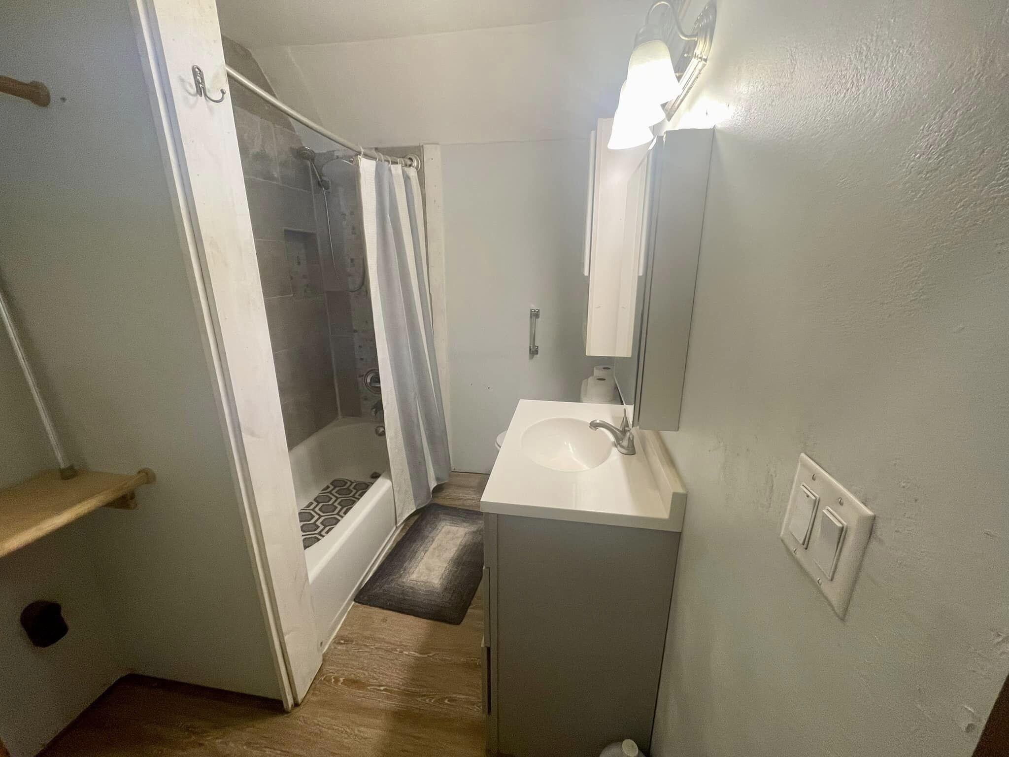 KING ESTATES - Residential Lease