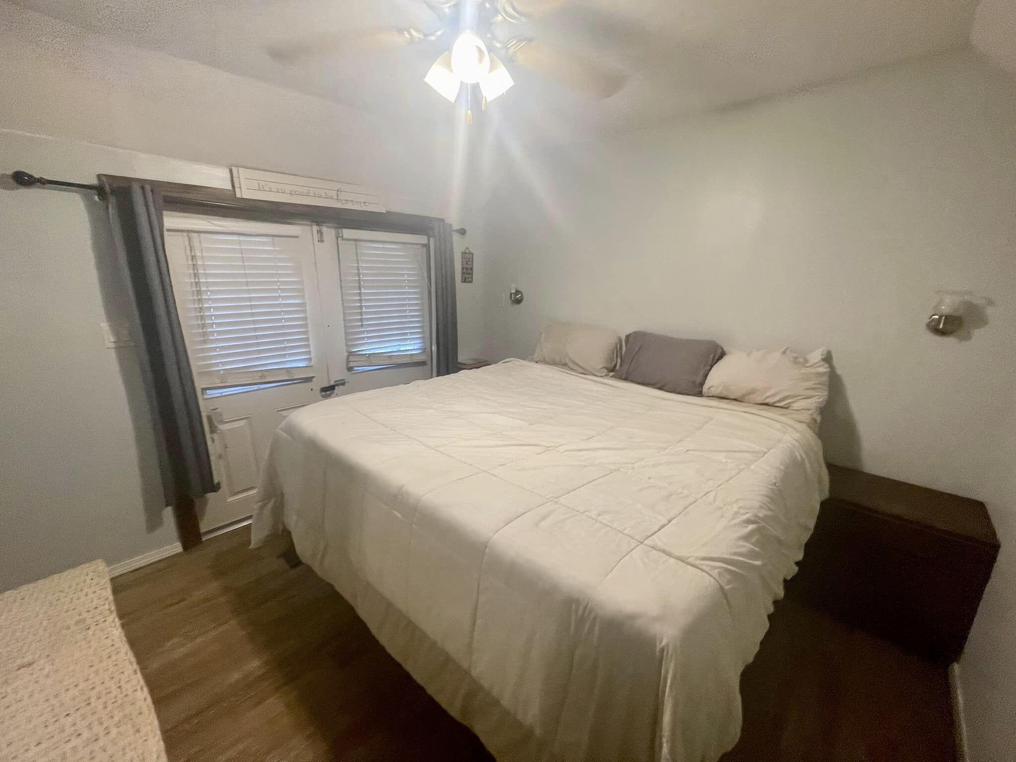 KING ESTATES - Residential Lease