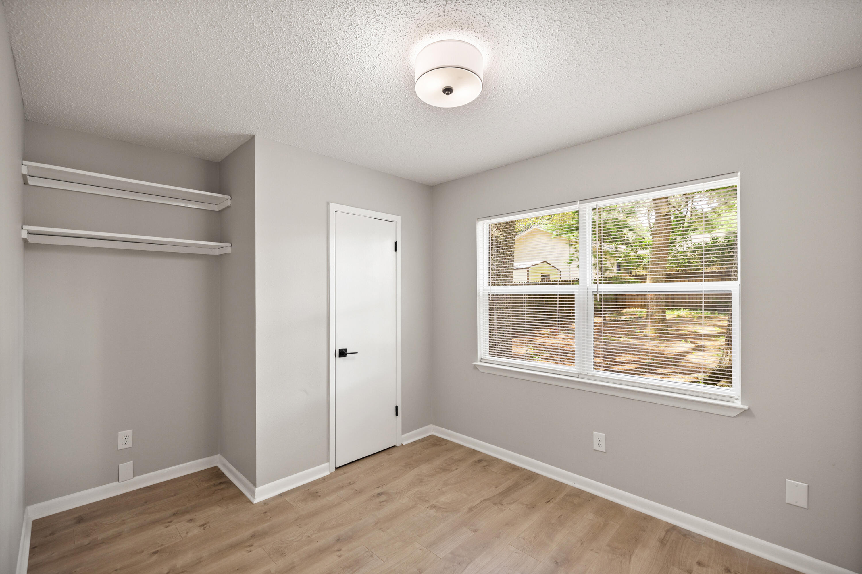 CREEKSIDE - Residential