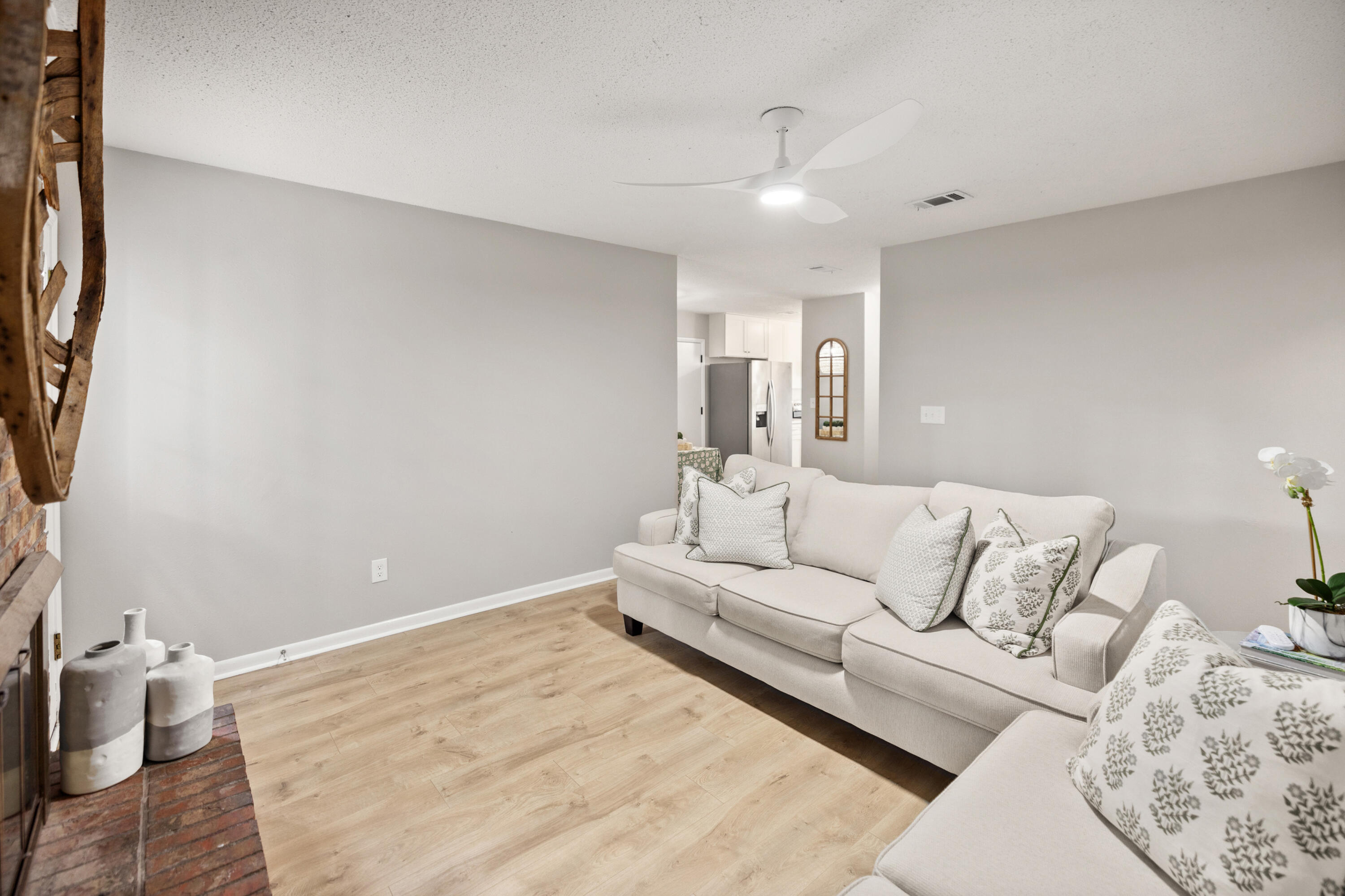 CREEKSIDE - Residential