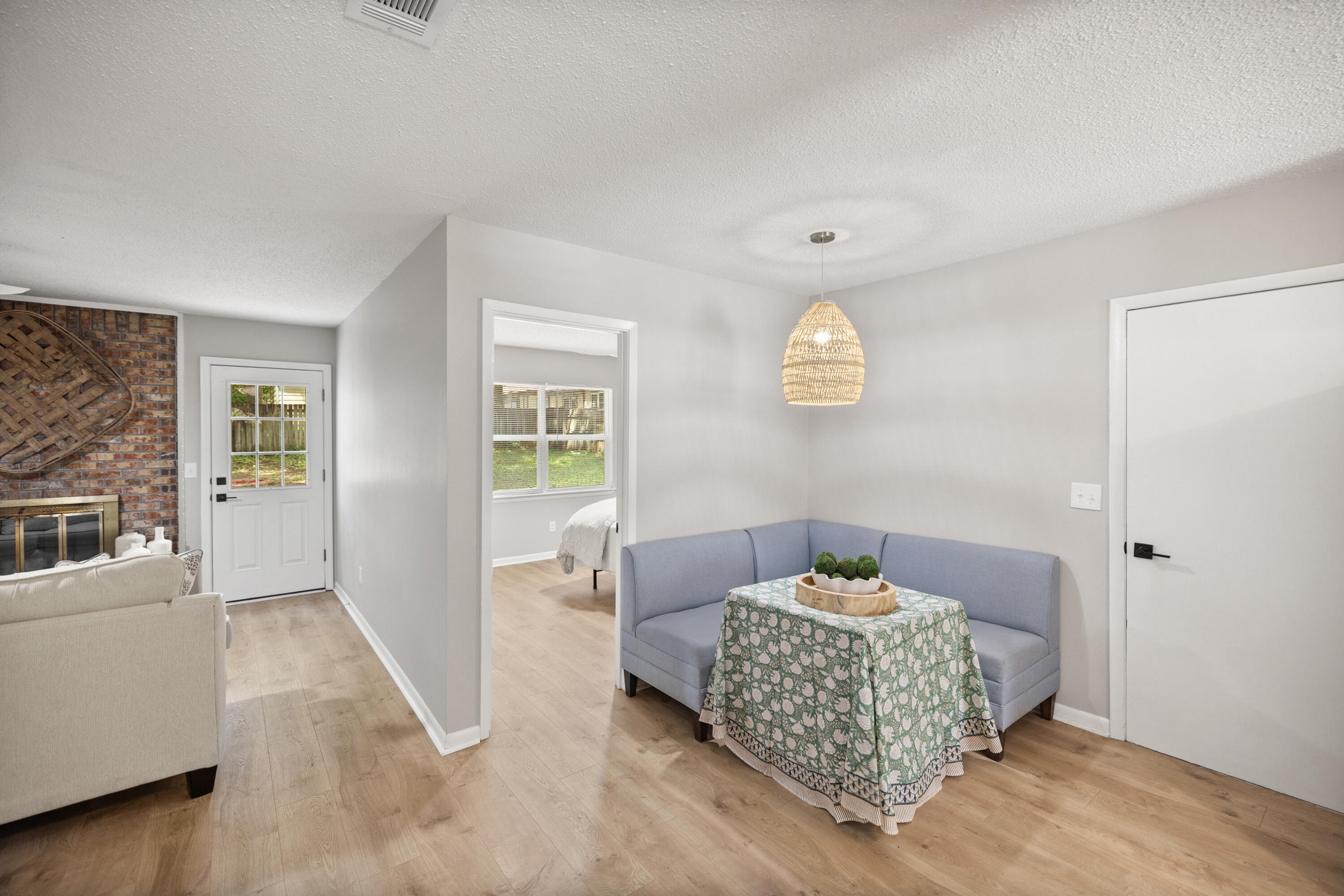 CREEKSIDE - Residential