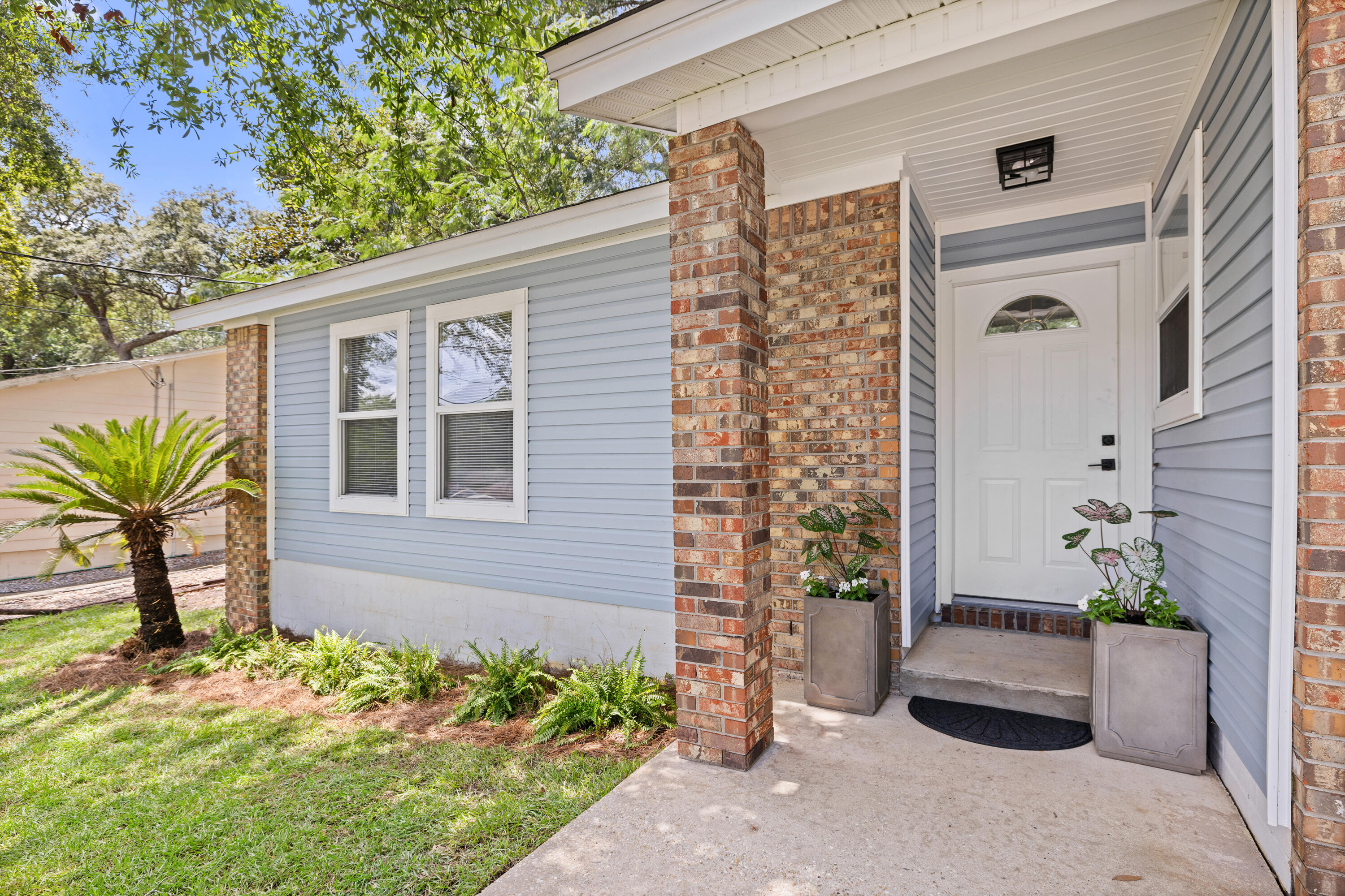 CREEKSIDE - Residential