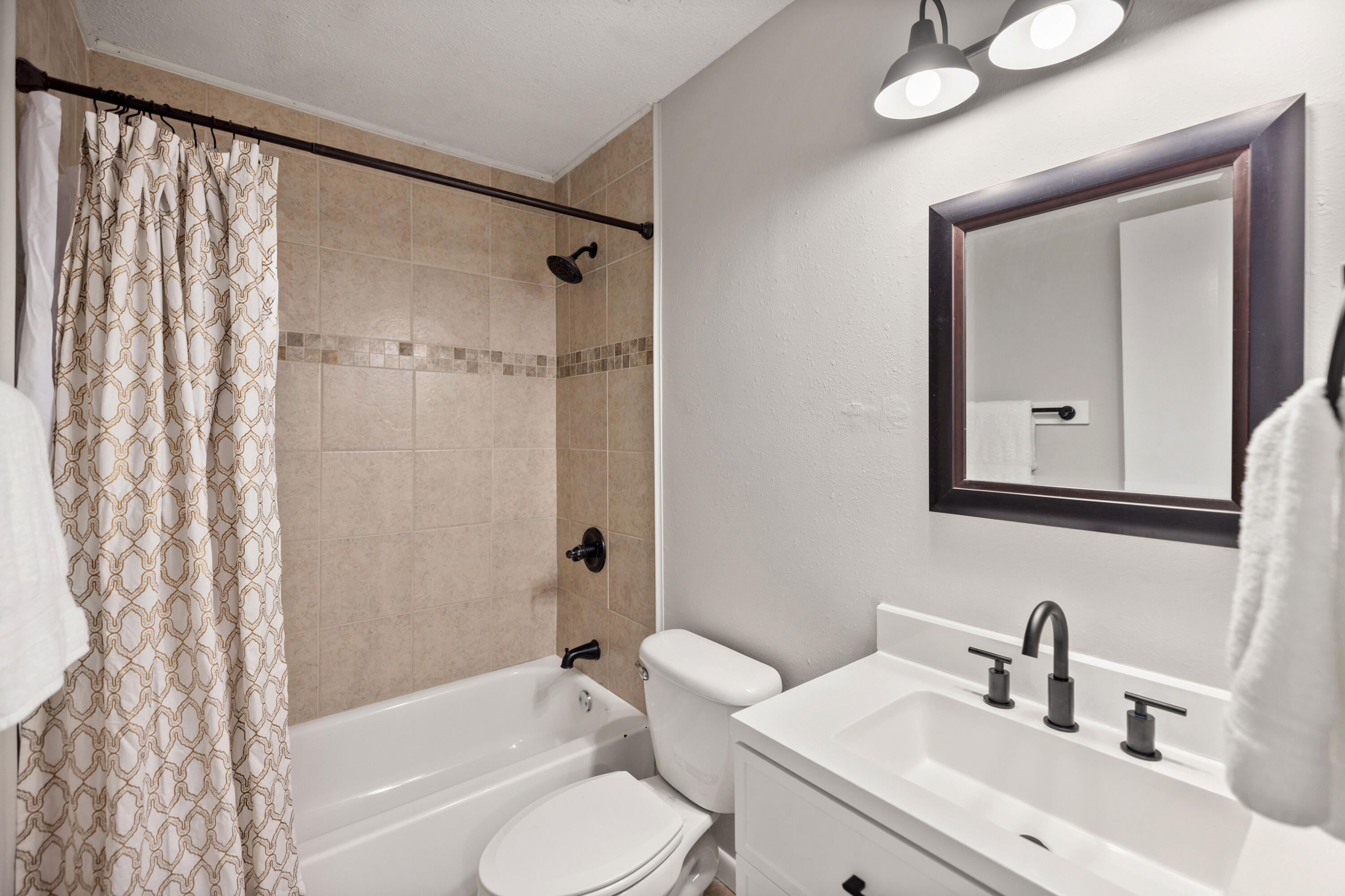 CREEKSIDE - Residential