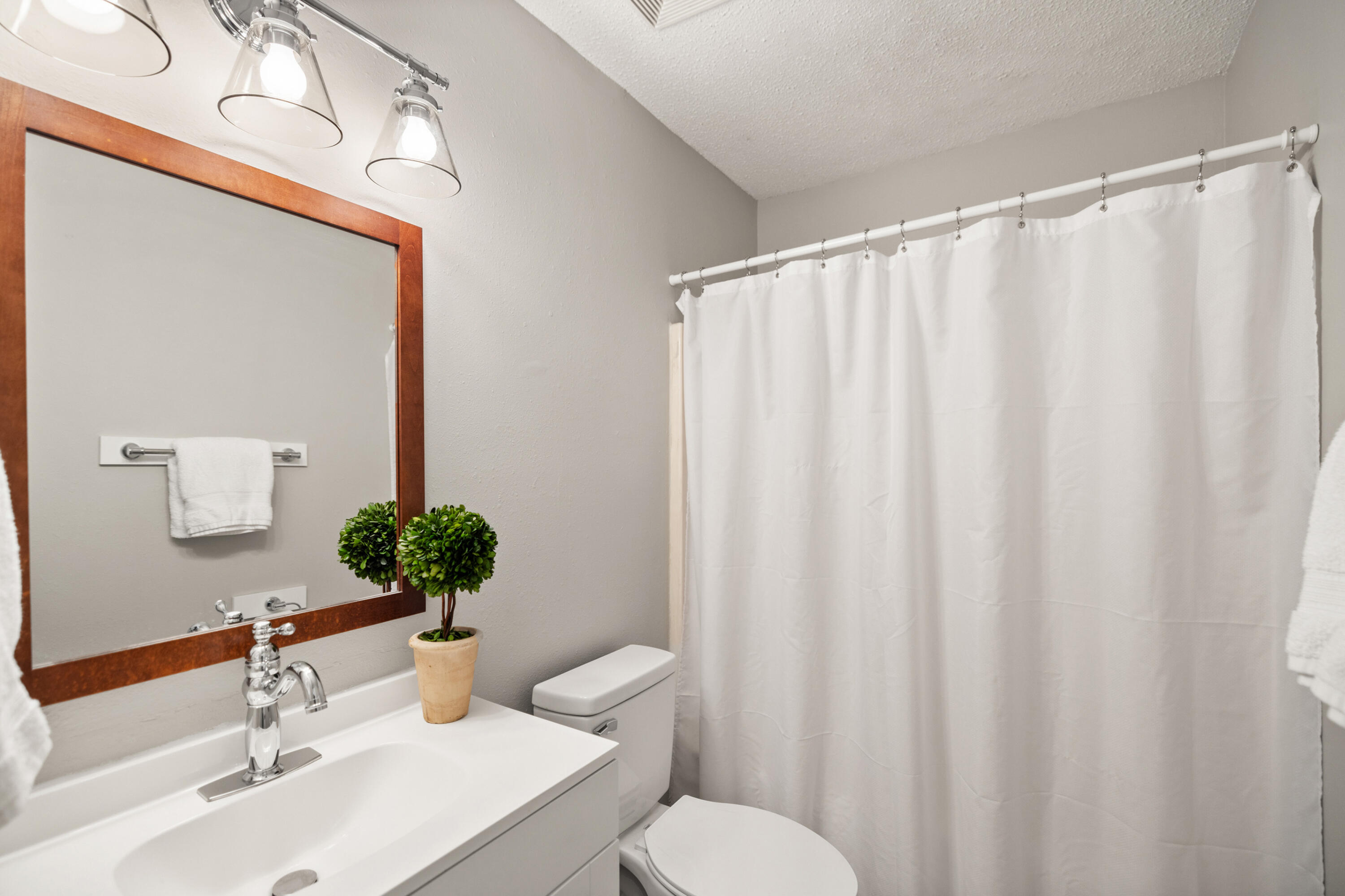 CREEKSIDE - Residential