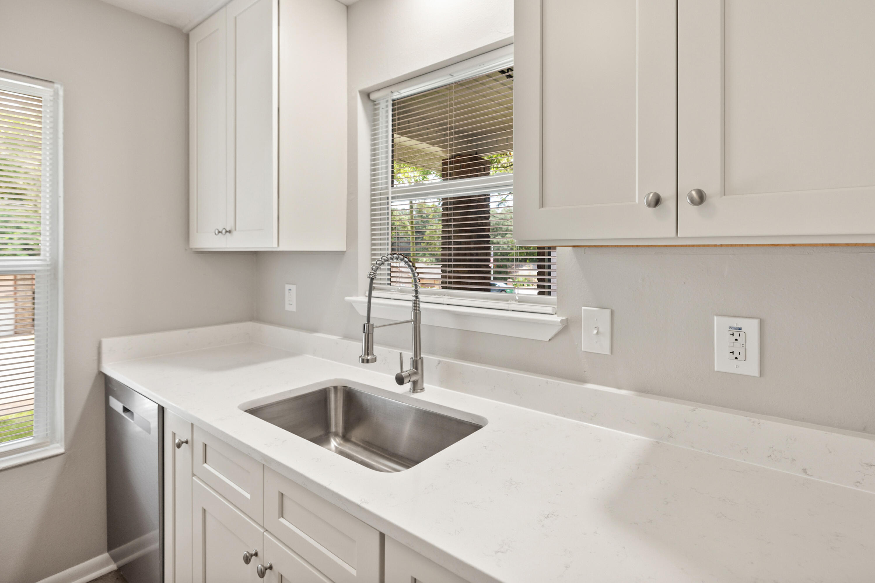 CREEKSIDE - Residential