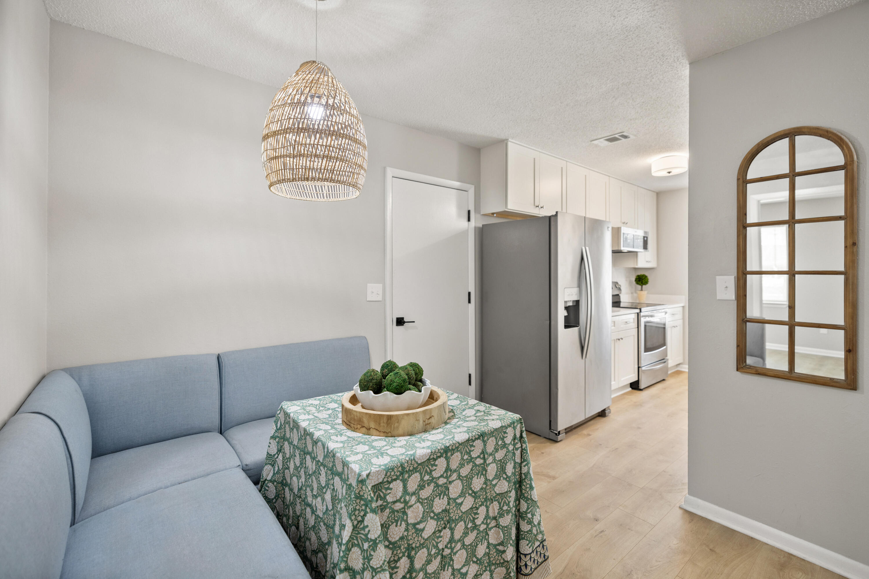 CREEKSIDE - Residential