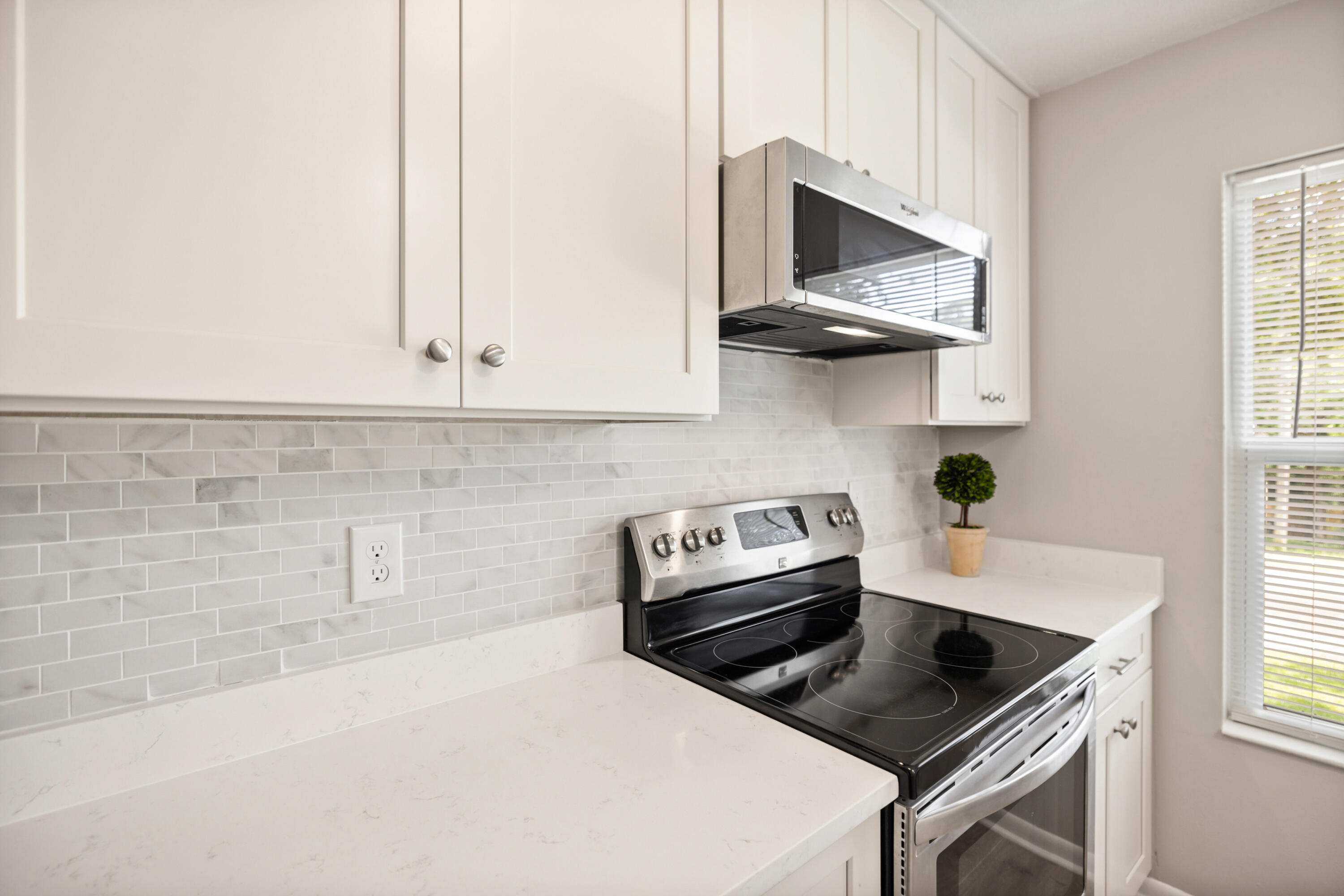 CREEKSIDE - Residential