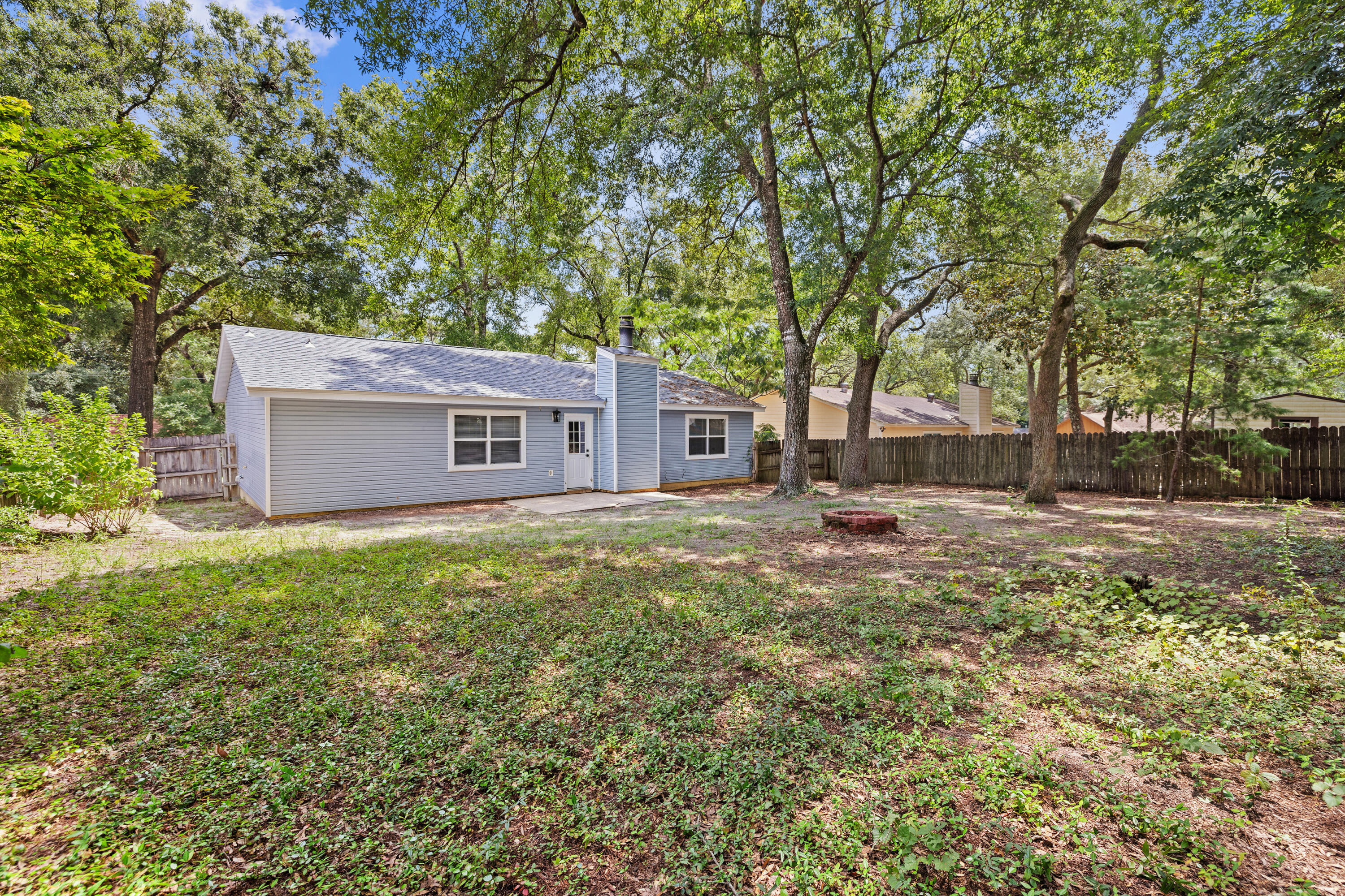 CREEKSIDE - Residential