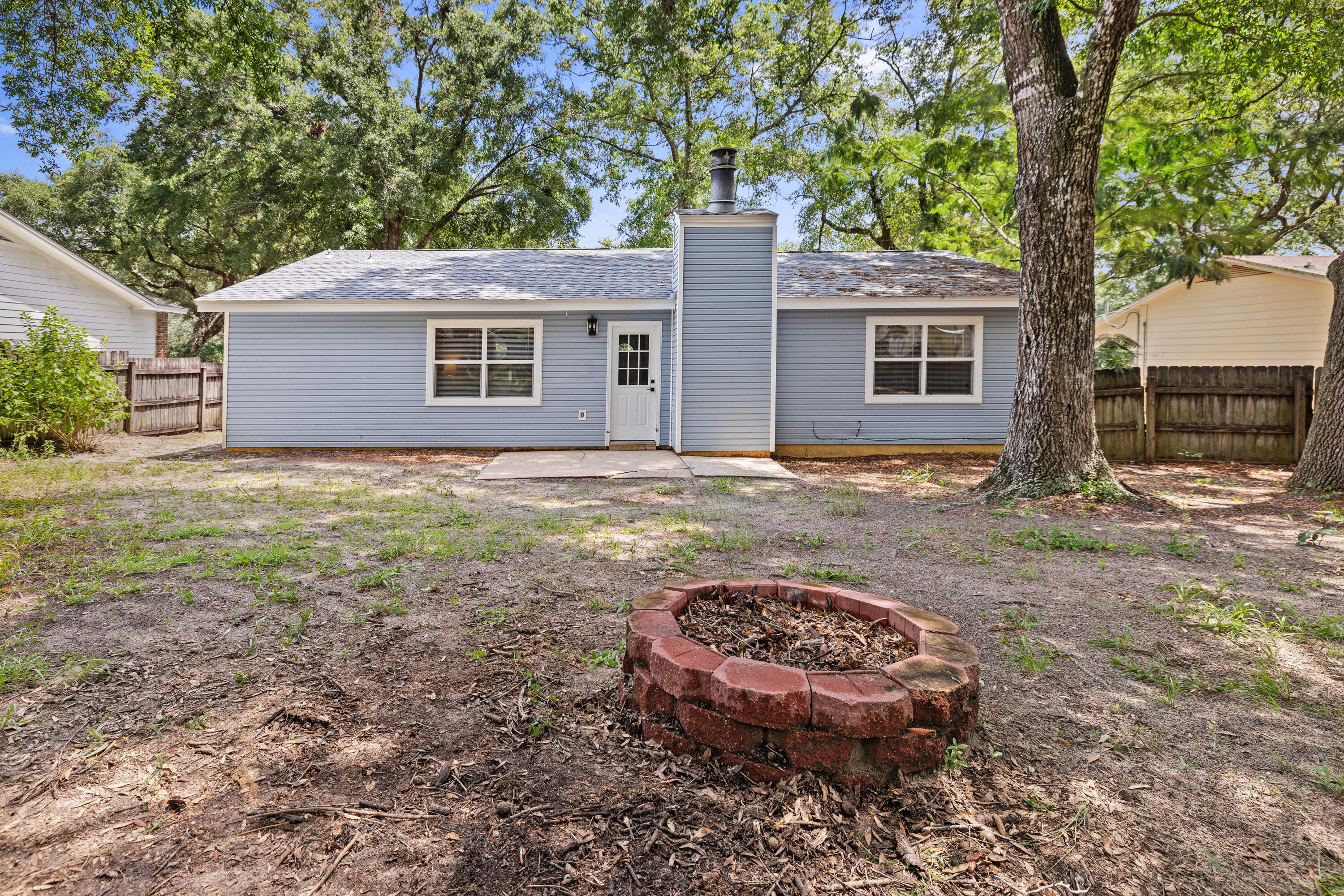 CREEKSIDE - Residential