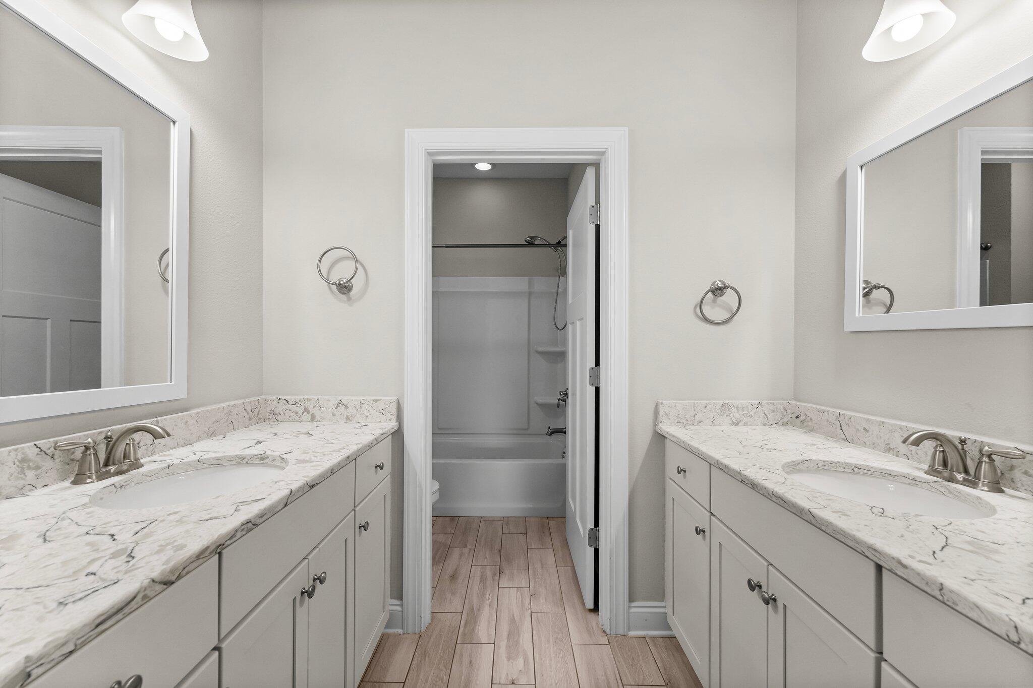 CROSS CREEK - Residential Lease