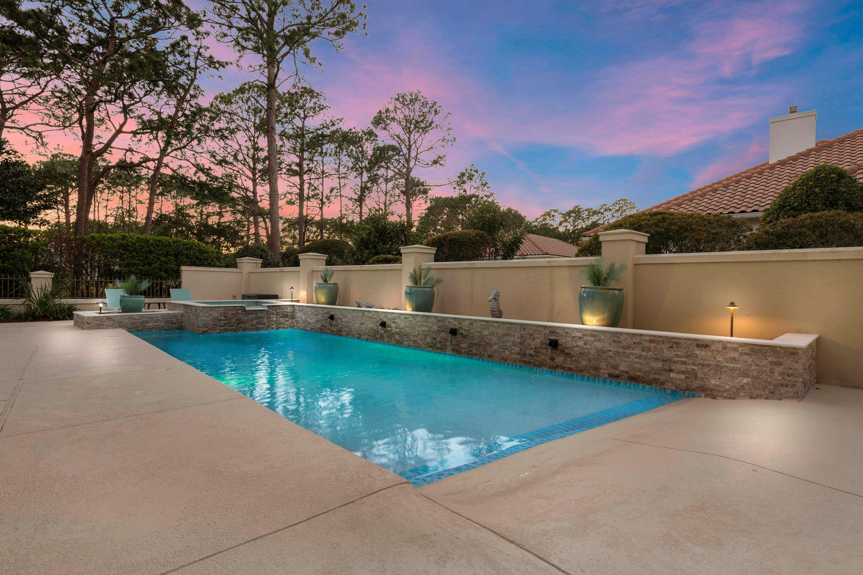 BAYTOWNE AVE EAST - Residential