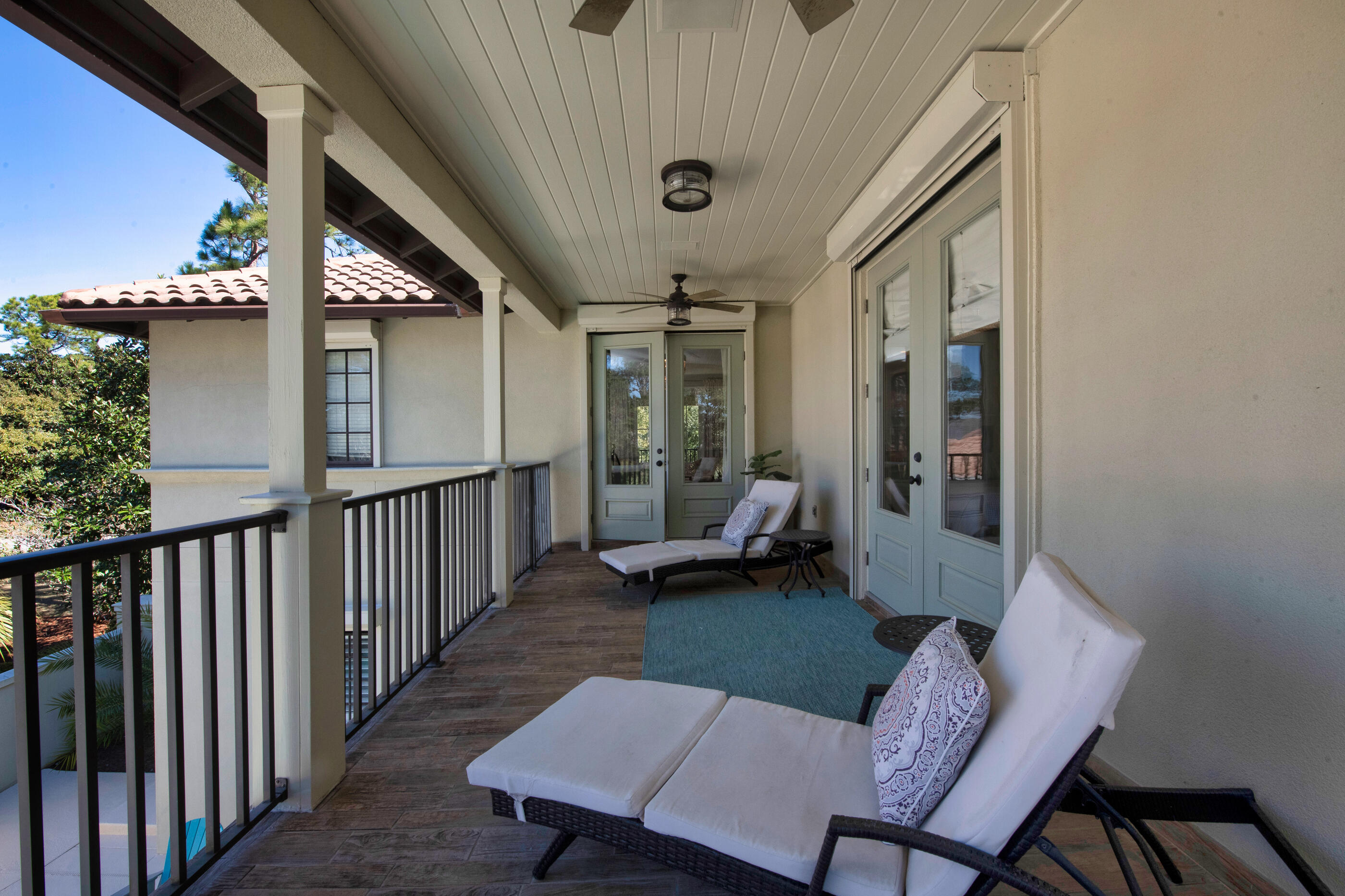 BAYTOWNE AVE EAST - Residential